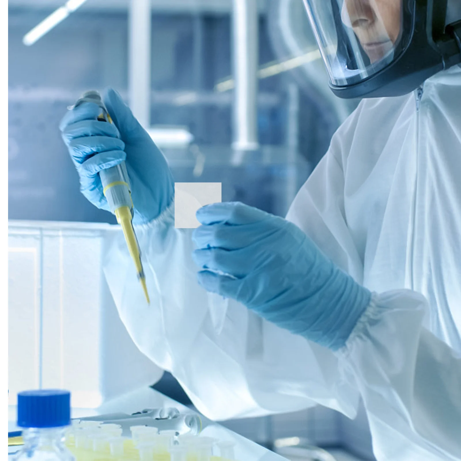 

100Pcs Clear Plastic Microscope Slides 22x22mm Disposable Blank Slides for Urine Tests Laboratory Analyses High Clarity Light