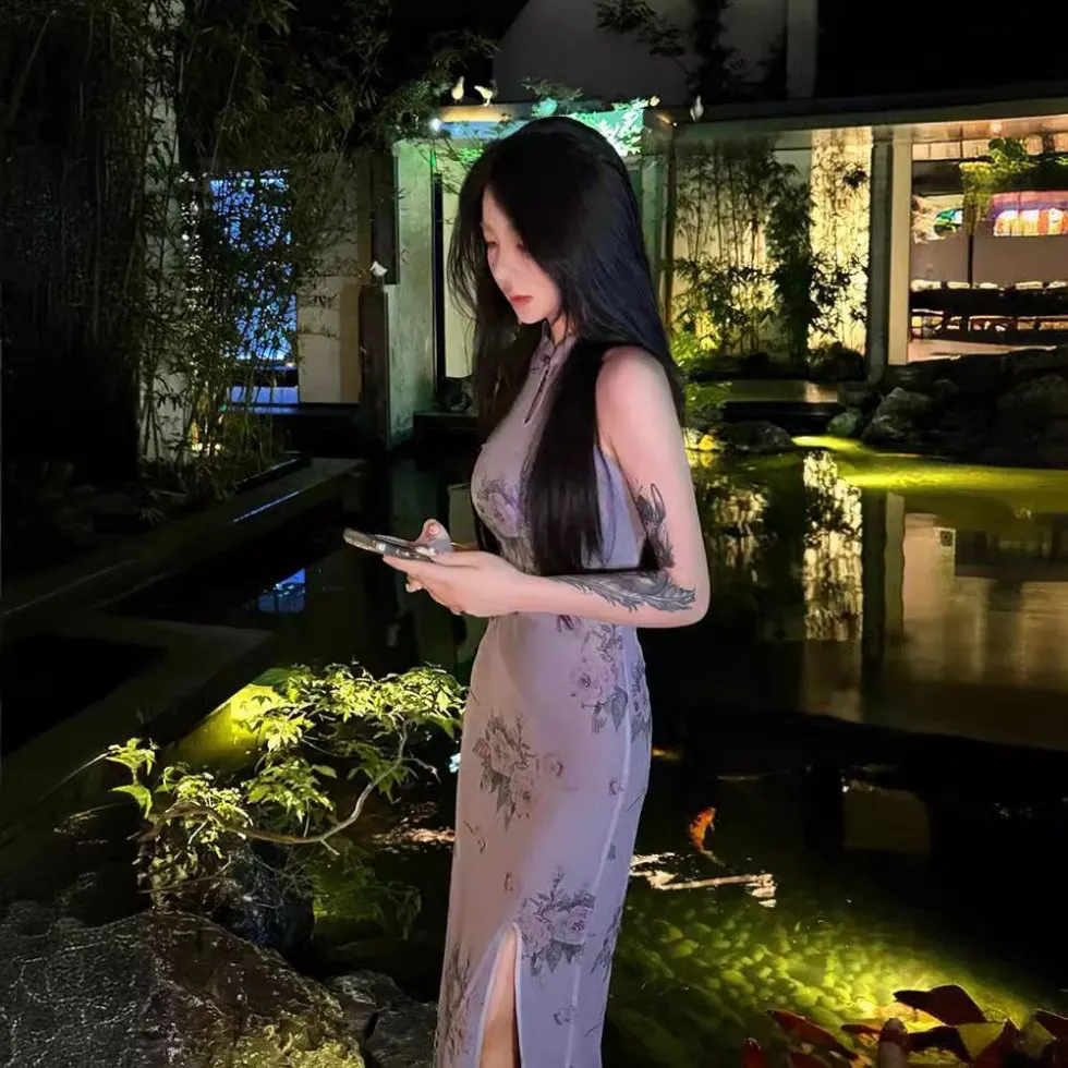 

Новое китайское женское платье-ципао с принтом и вырезами, обновленный дизайн, круглый вырез горловины, без рукавов, из полиэфирного волокна