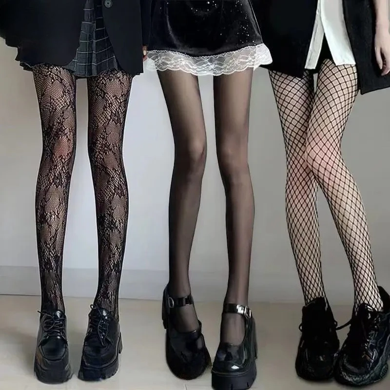 Stoking Jaring-jaring Gotik Celana Ketat Hitam Pantyhose Tipis Nilon Seksi Wanita Pantyhose Renda Bunga Berongga Lolita Cosplay Ukuran Plus