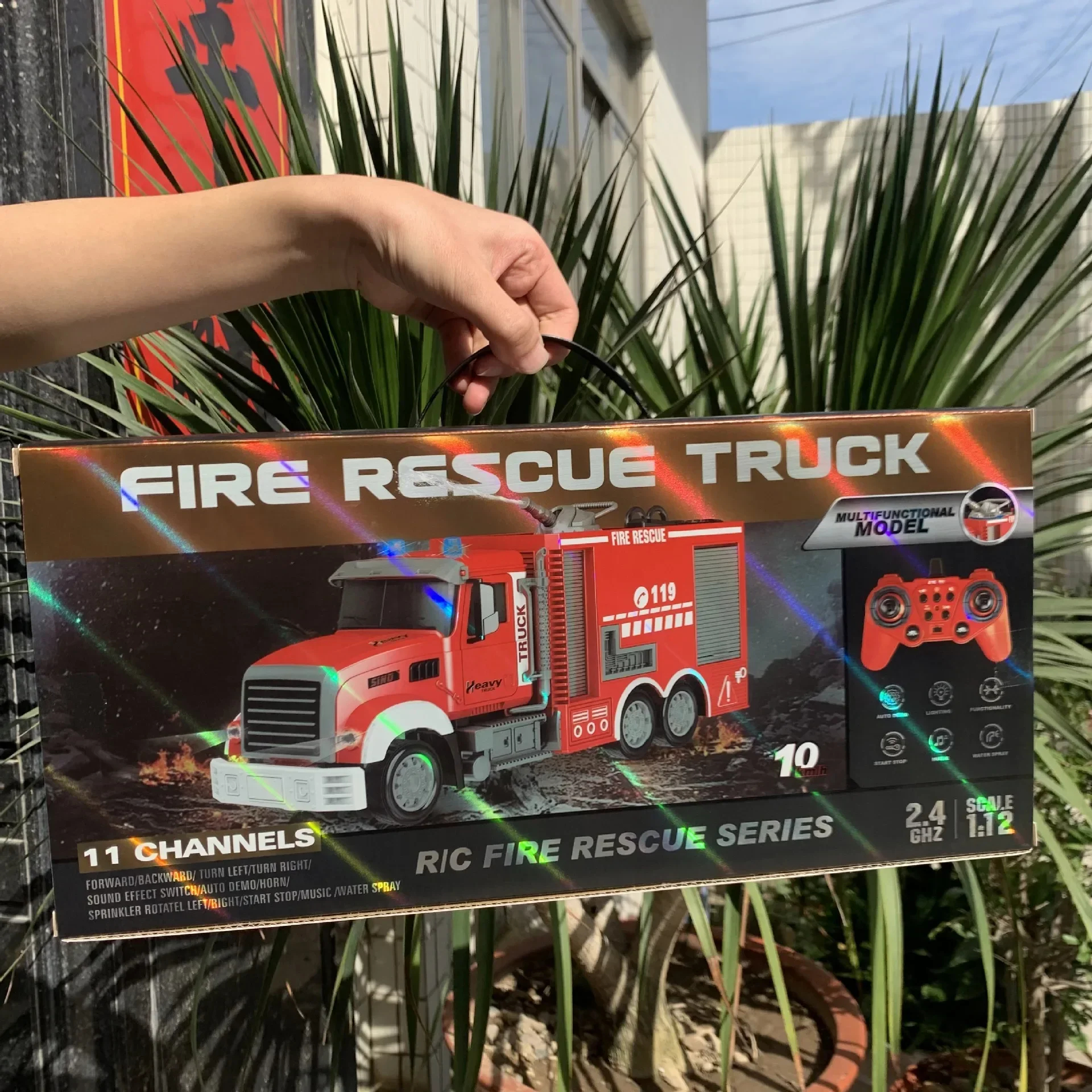 2.4G RC Fire Engine Car with Sound & Lights Ladder Sprinkler Remote Control Truck Rescue Vehicle Toy for Kids Xmas New Year Gift