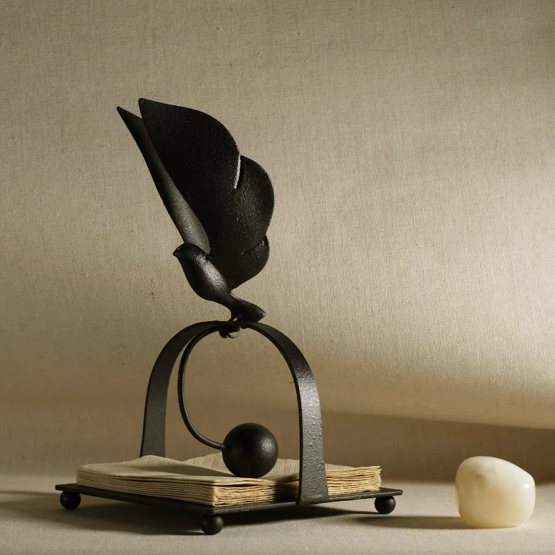 

French Vintage Iron Bird Tissue Holder Hotel Restaurant Napkin Box Artistic Atmosphere Tabletop Decor Creative Tissue Organizer