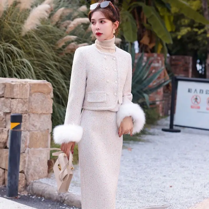 UNXX 2023 Winter New Chic Style Set in Creamy White Little Black  Padded Jacket + Half-skirt High-end and Elegant Ensemble