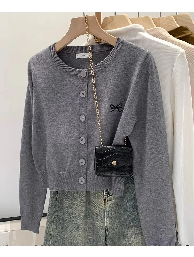 2026 Herbst Winter Damen Pullover Bestickter Schmeichelnder Strick Damen Cardigan Koreanisch Schick Einzigartiges Design Strickpullover Oberbekleidung Top – Detail 13