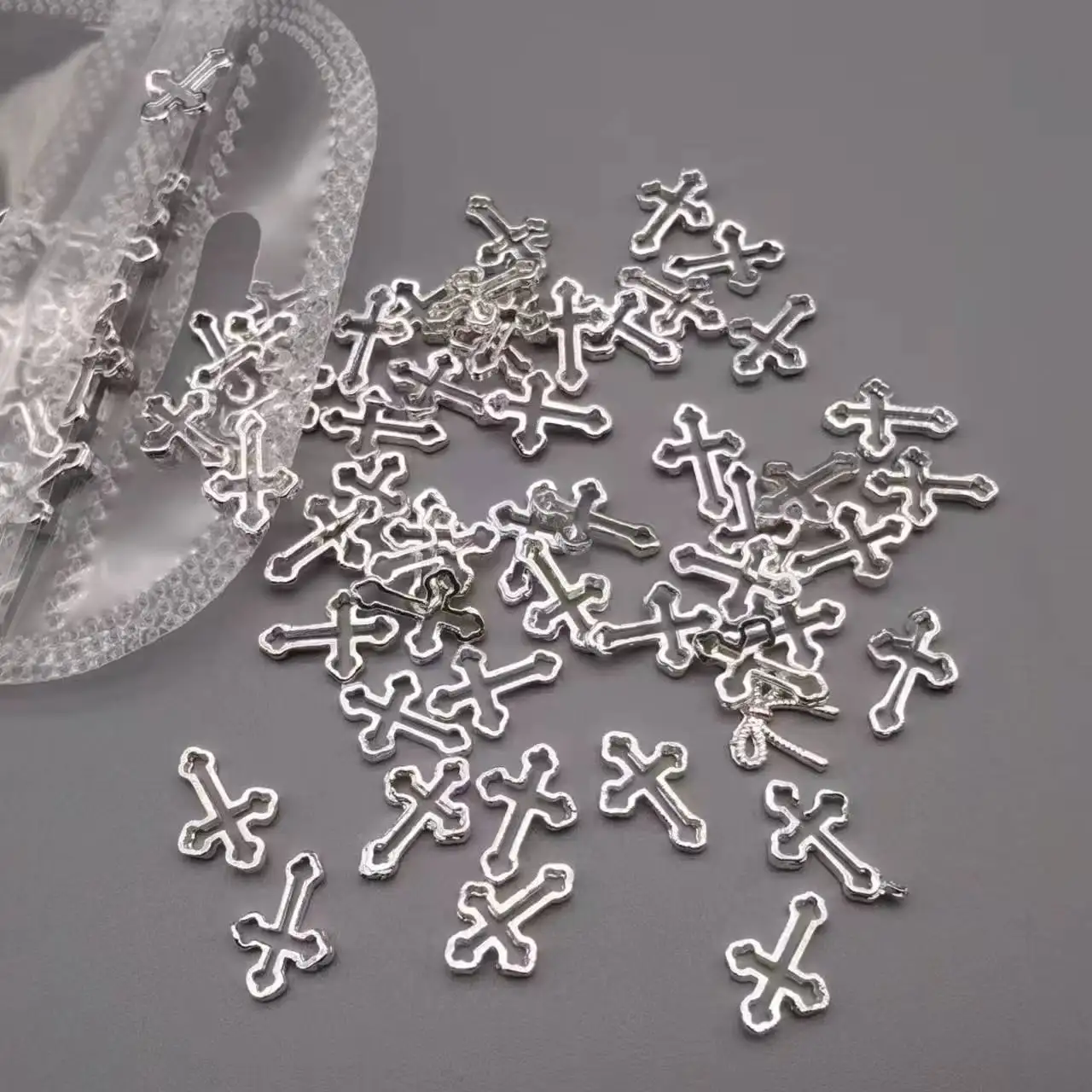 50 teile/paket Hohl Kreuz Nagel Charms 3d Dekoration Für Acryl Maniküre Design Gold Silber Kreuz Teile Hohl-out Zubehör