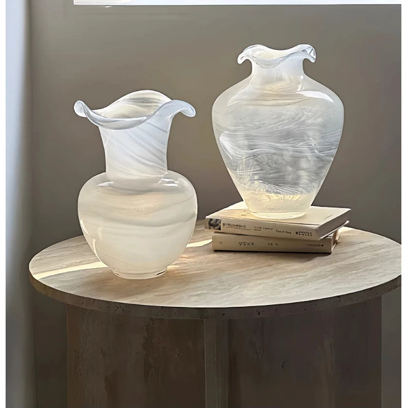 White wabi-sabi wind niche Song Dynasty aesthetic glass vase ornament desktop