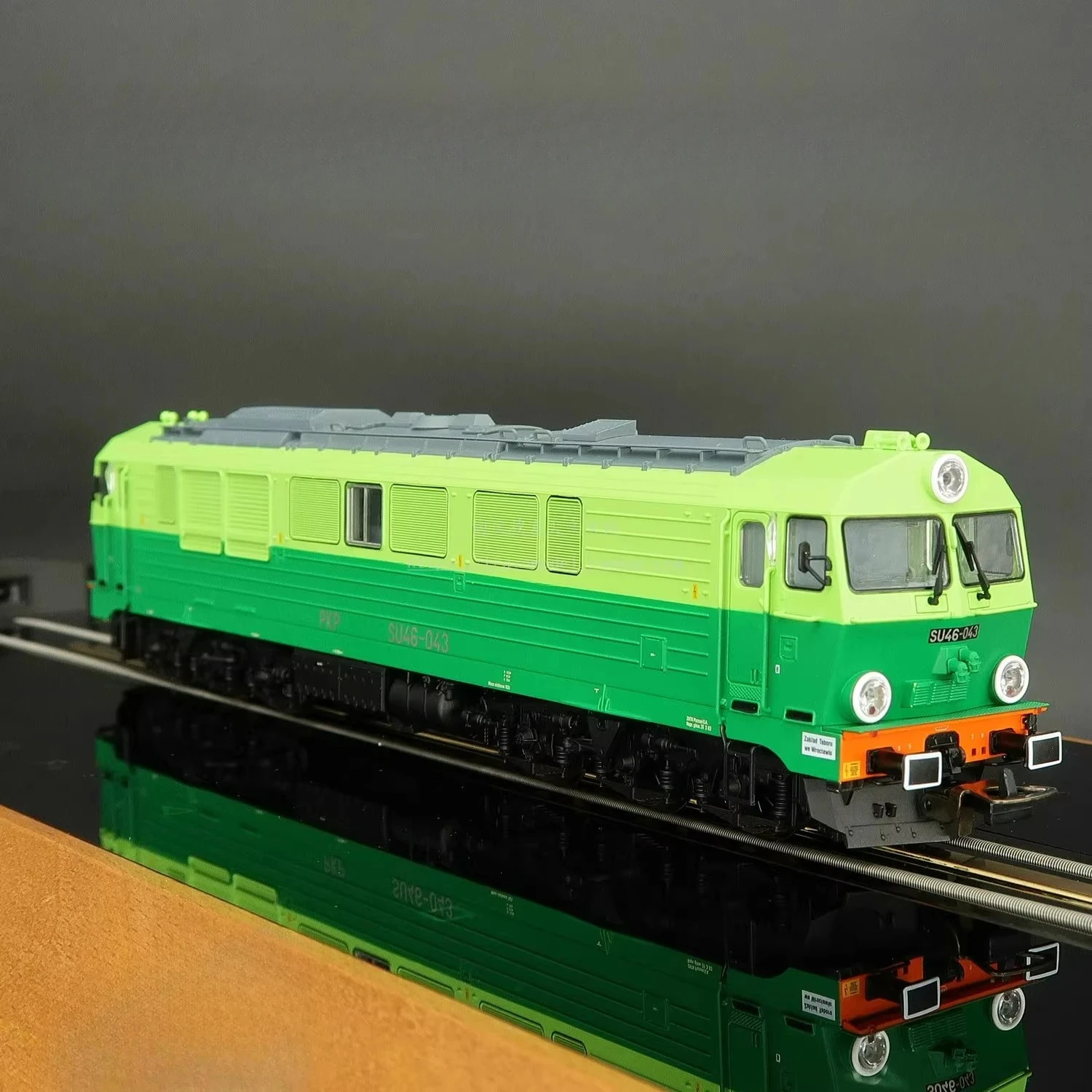 

PIKO HO 1/87 Toy Train 52873 SU46 Diesel Locomotive 52873 Polish Fifth Generation DCC Green Train Model Boy Toy Gift