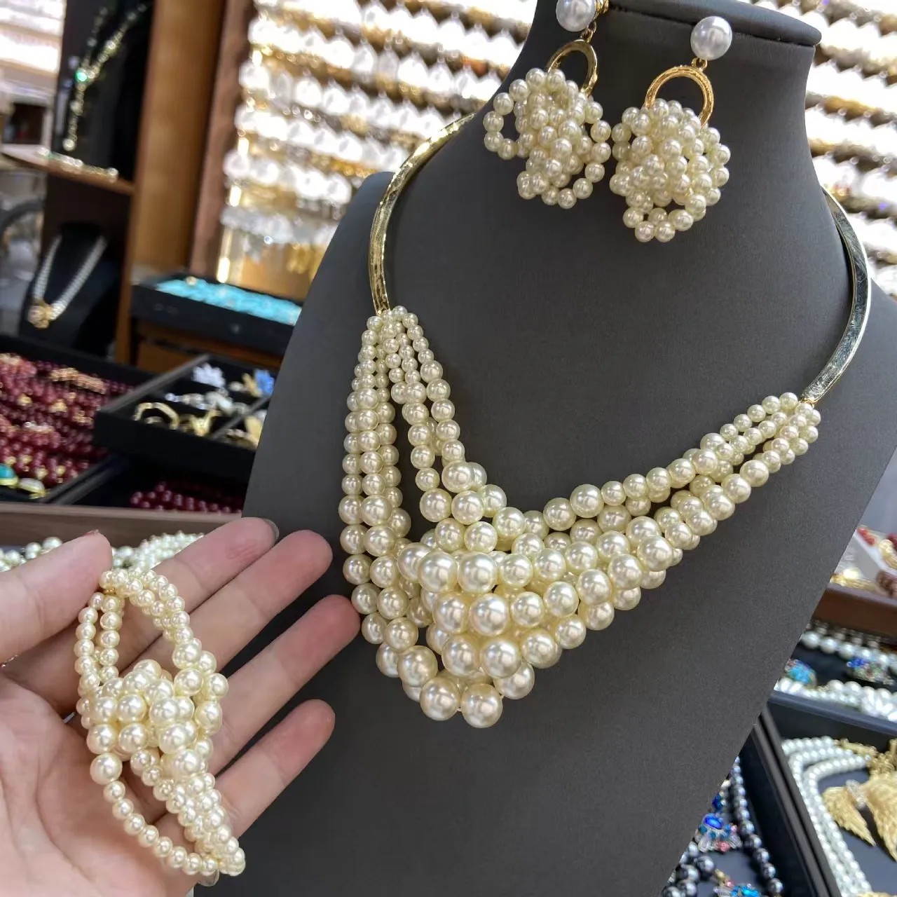 

New Fashion Elegant Pearl Necklace Bracelet Earring Three-Piece Suit Woman Jewelry Set Dress Banquet Accessories High-Quality