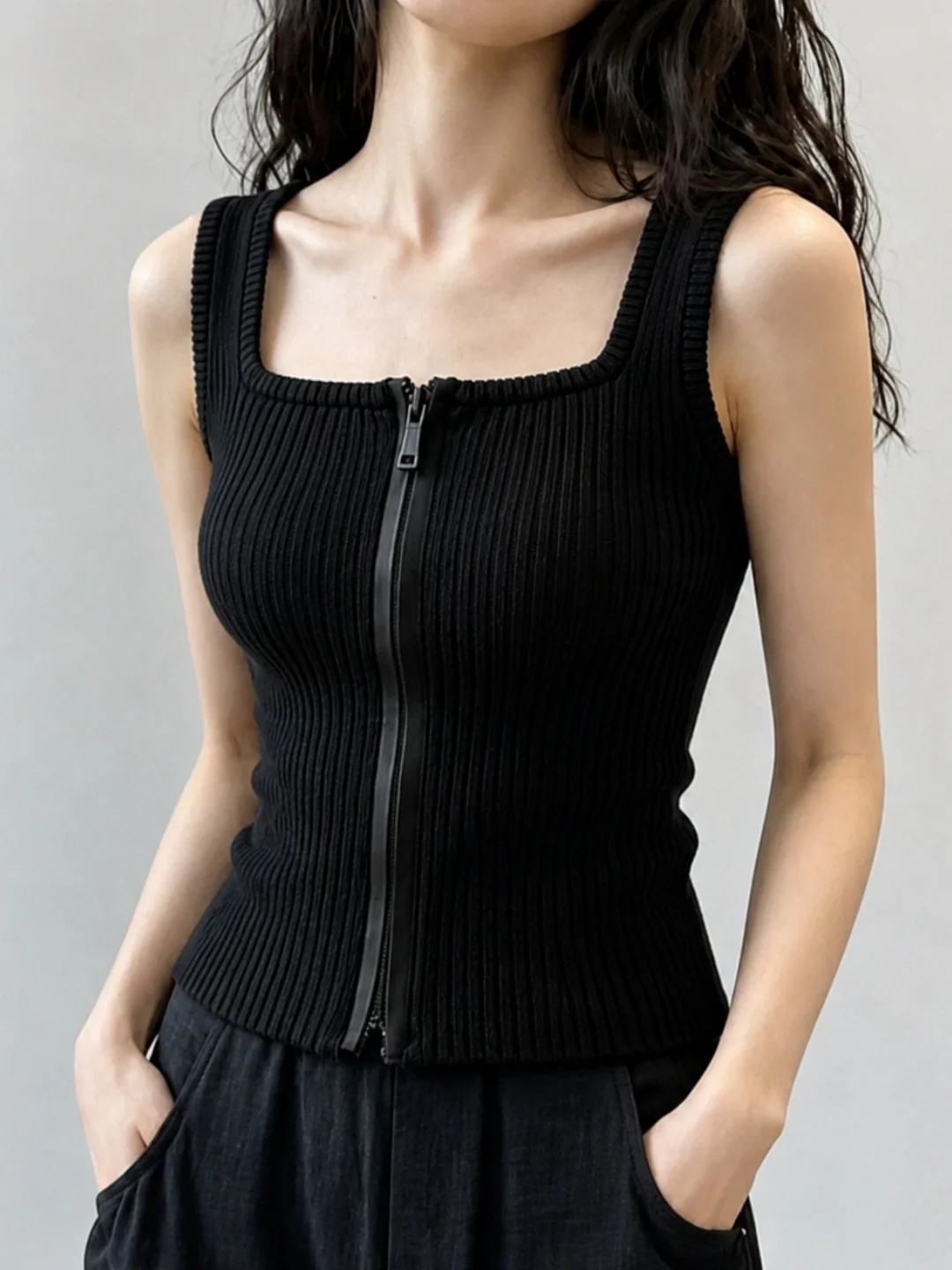 

Elegant Slim Fit Knitted Ice Silk Strap Vest Square Collar Summer Fashionable Top Women's plus Size Fashion Inner Wear