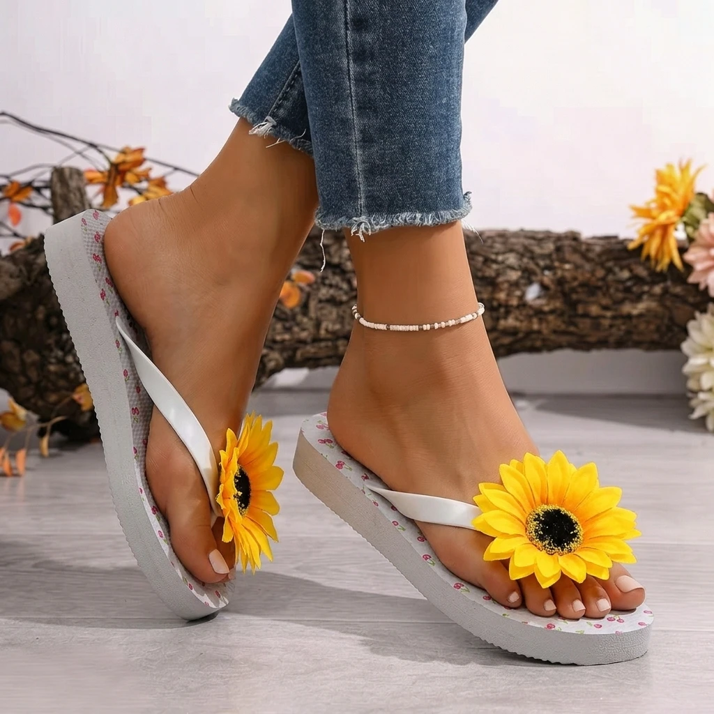 Outer Wear Shoes Anti Slip Beach Slides Sandals  Sweet Flower Flip Flops Home Wear Vacation Sandals Household Goods
