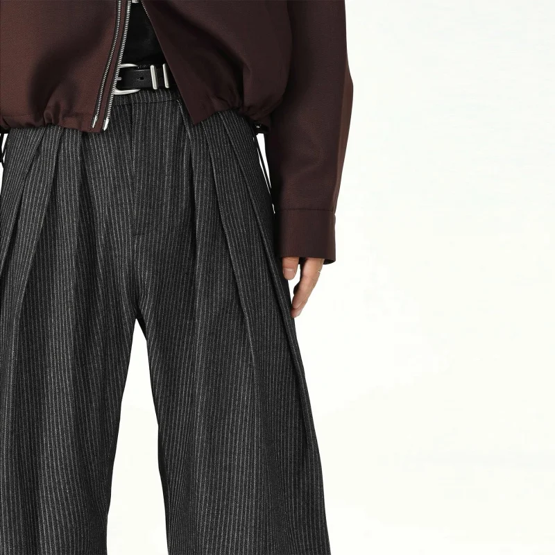 

Мужские брюки с плиссировкой в японском стиле, полосатые, однотонные, широкие штанины, весна 2026, модель 28W9552