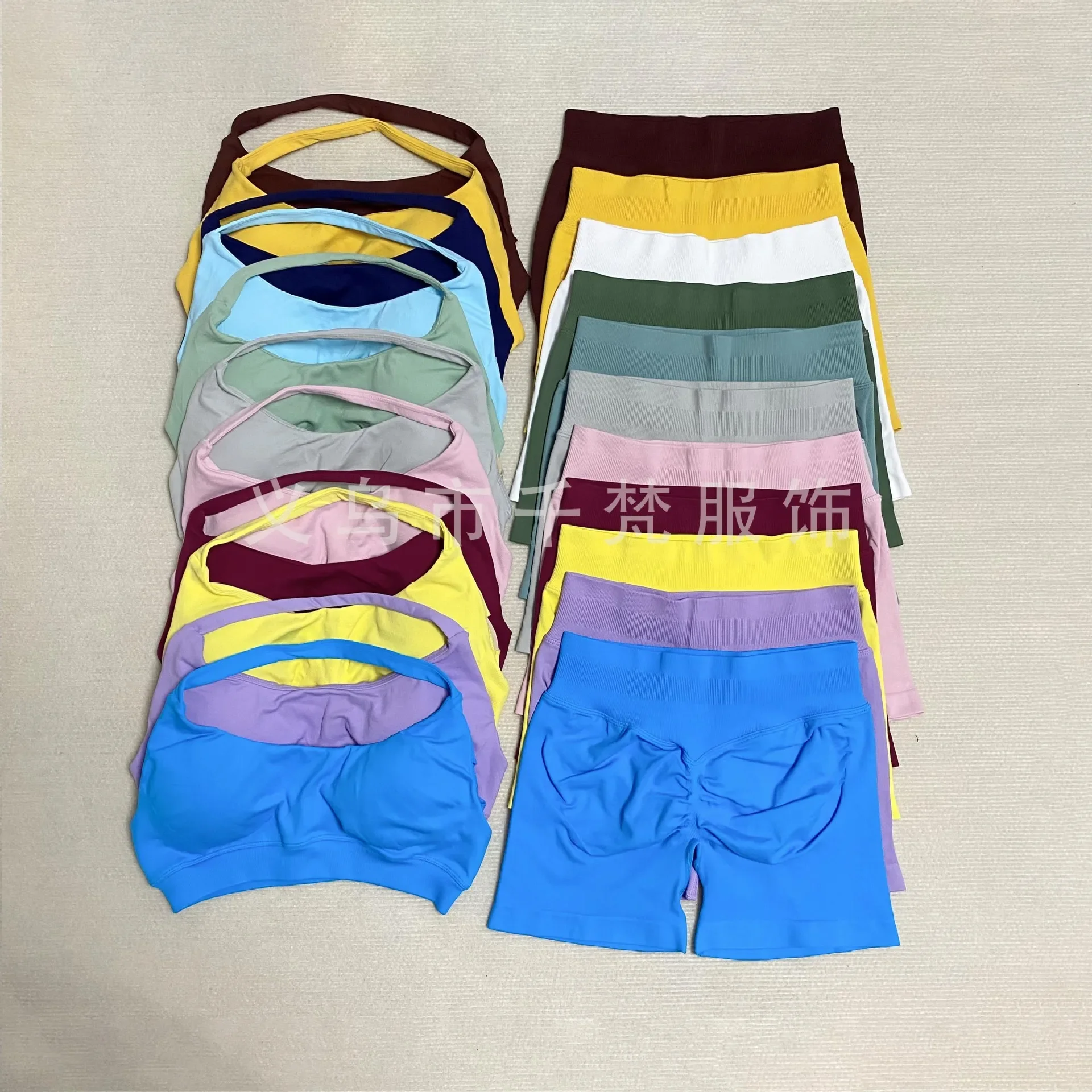 

Горячий комплект из 2 предметов для спортзала, топы на бретелях с высокой талией, бесшовные шорты, спортивный костюм, одежда для фитнеса, спортивная одежда для тренировок, 2025 г.