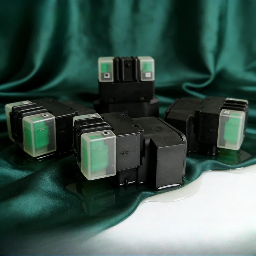 

1pc/4pc 250cc Motorcycle Part Starter Relay Solenoid For SUZUKI GZ250 99-02 AN250 BURG/MAN 250 AN400 BURG/MAN 400 1999-2009 2008