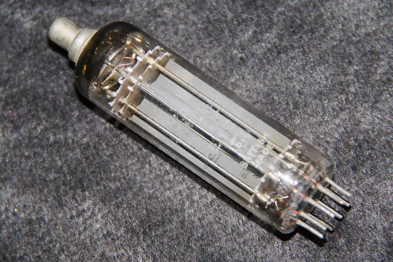 

EY84 R18 M8091 выпрямительная трубка, Электронная трубка