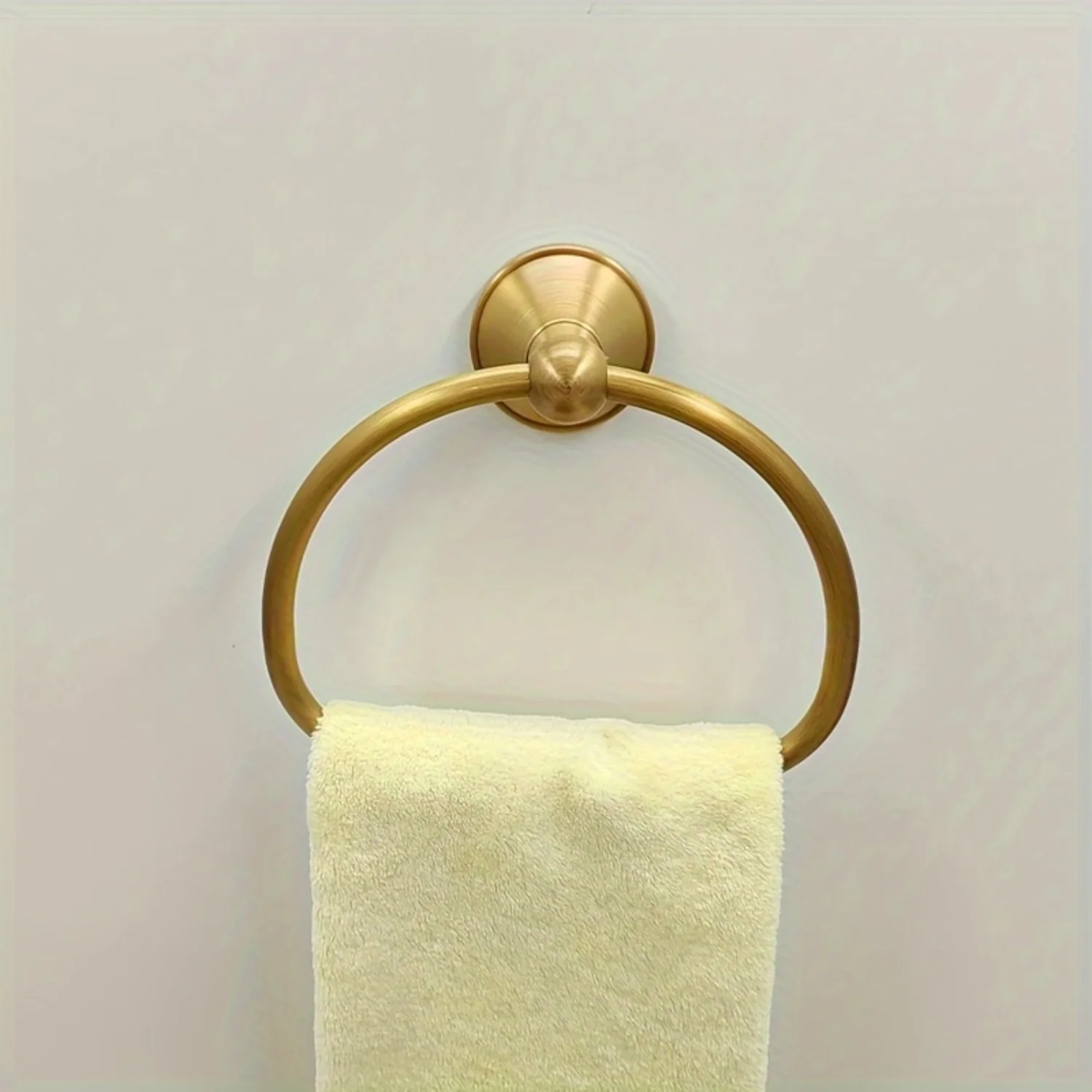 

Elegant Vintage Copper Oval Towel Ring – Ideal Bathroom & Hotel Accessory