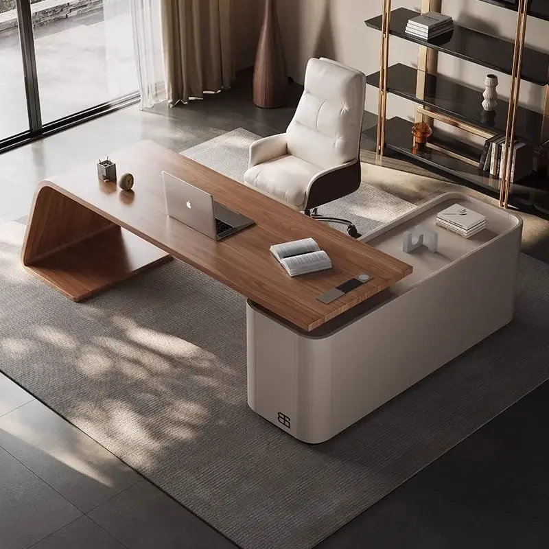 Bureau d'écriture, bureau d'ordinateur de patron, étude à domicile