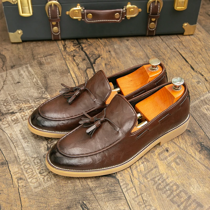 

Мужская деловая модельная повседневная кожаная обувь в британском стиле, модная элегантная официальная обувь высокого качества, удобные вечерние свадебные туфли с кисточками