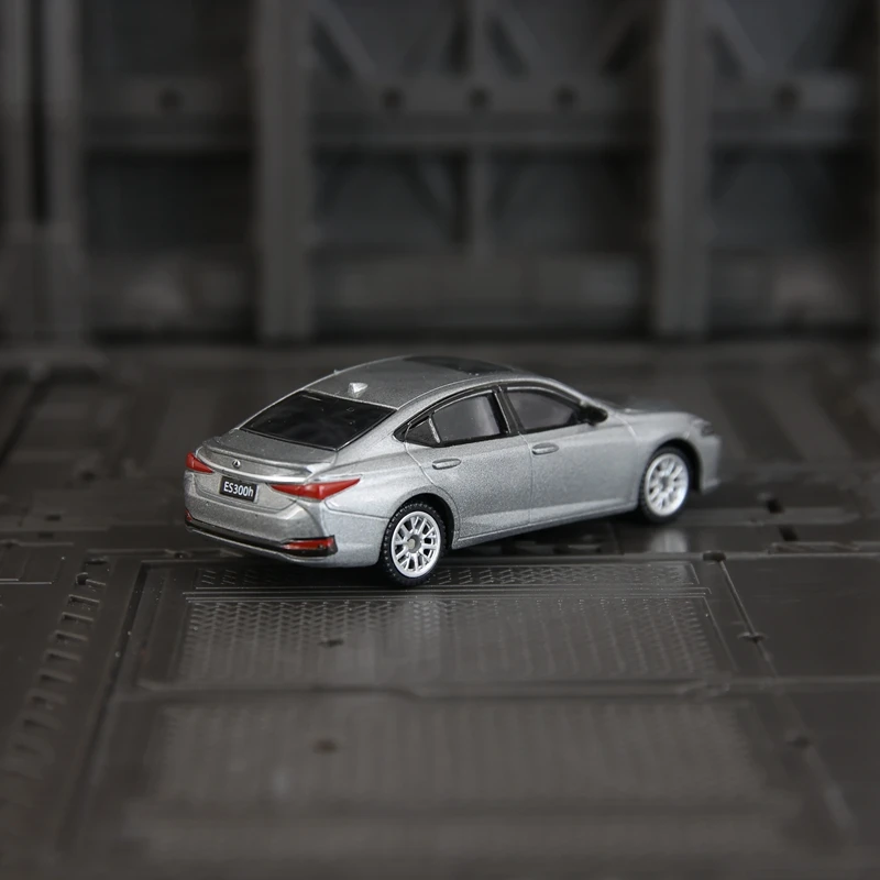 CCA 1:64 レクサス ES300h 合金車モデル装飾品コレクションスライドショック豊富な詳細、細かい仕上がり