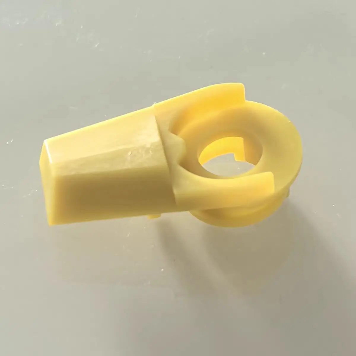 

Для SAIC Maxus v80 зажим с пряжкой для замка мочевины