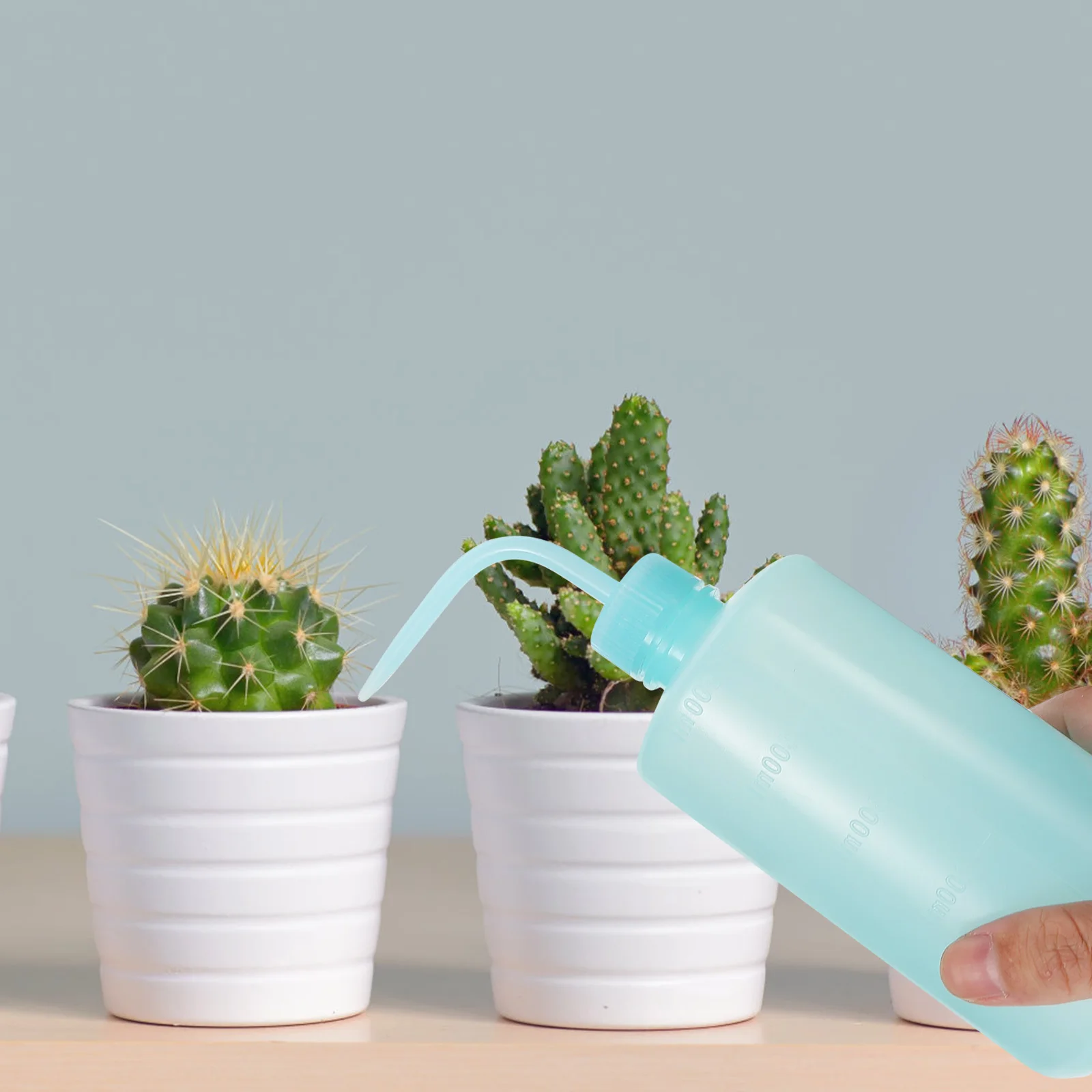 

2pcs Watering Can Plastic Squeeze Bottle Portable Garden Supply For Plants Household Plant Accessory Multi-Function Watering