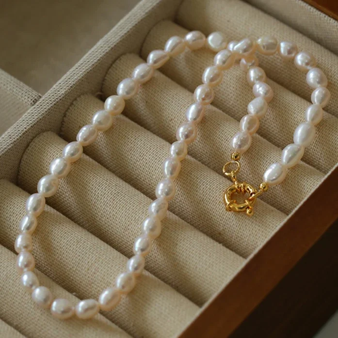 

Europe Natural Freshwater Pearl Brass Plated 18K Gold Necklace Women Simple Retro Jewelry Trend