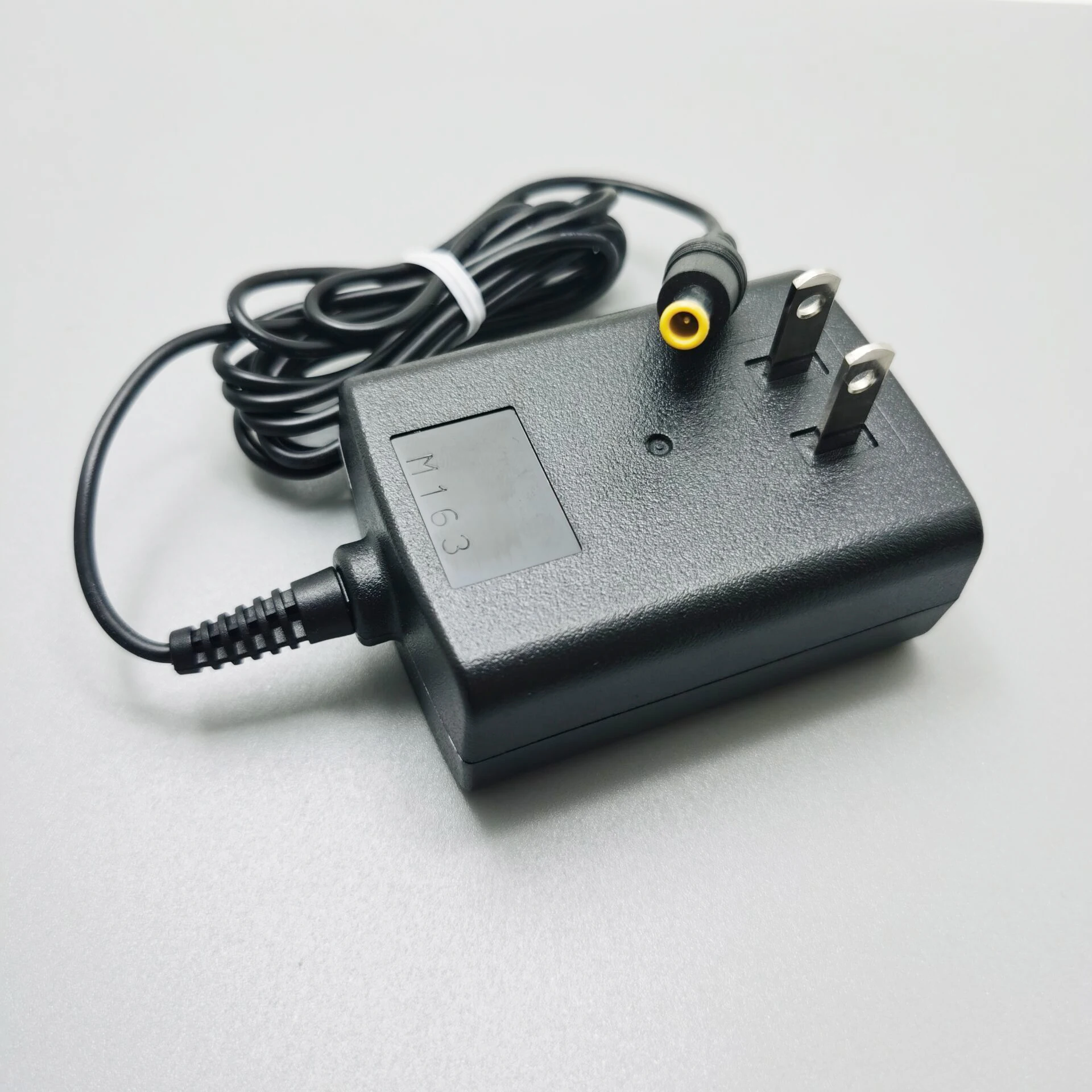 

13.5V 1.2A 5.0mm With Pin AC Adapter For Ep V33 V300 V330 V350 V370 A392UC Scanner Power Supply