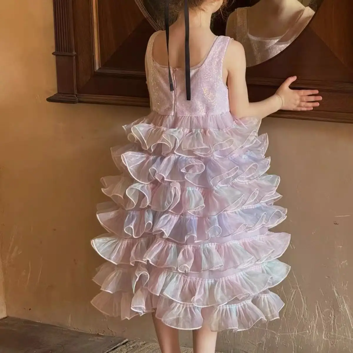 فستان بناتي 2025 فستان صيفي جديد أنيق للأطفال مزين بالترتر فستان الأميرة للفتيات الصغيرات فستان عيد ميلاد