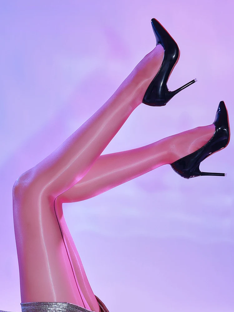 Backward vertical smooth stockings ultra-thin and sexy shiny silk stockings beauty-enhancing stockings for ladies silk stockings