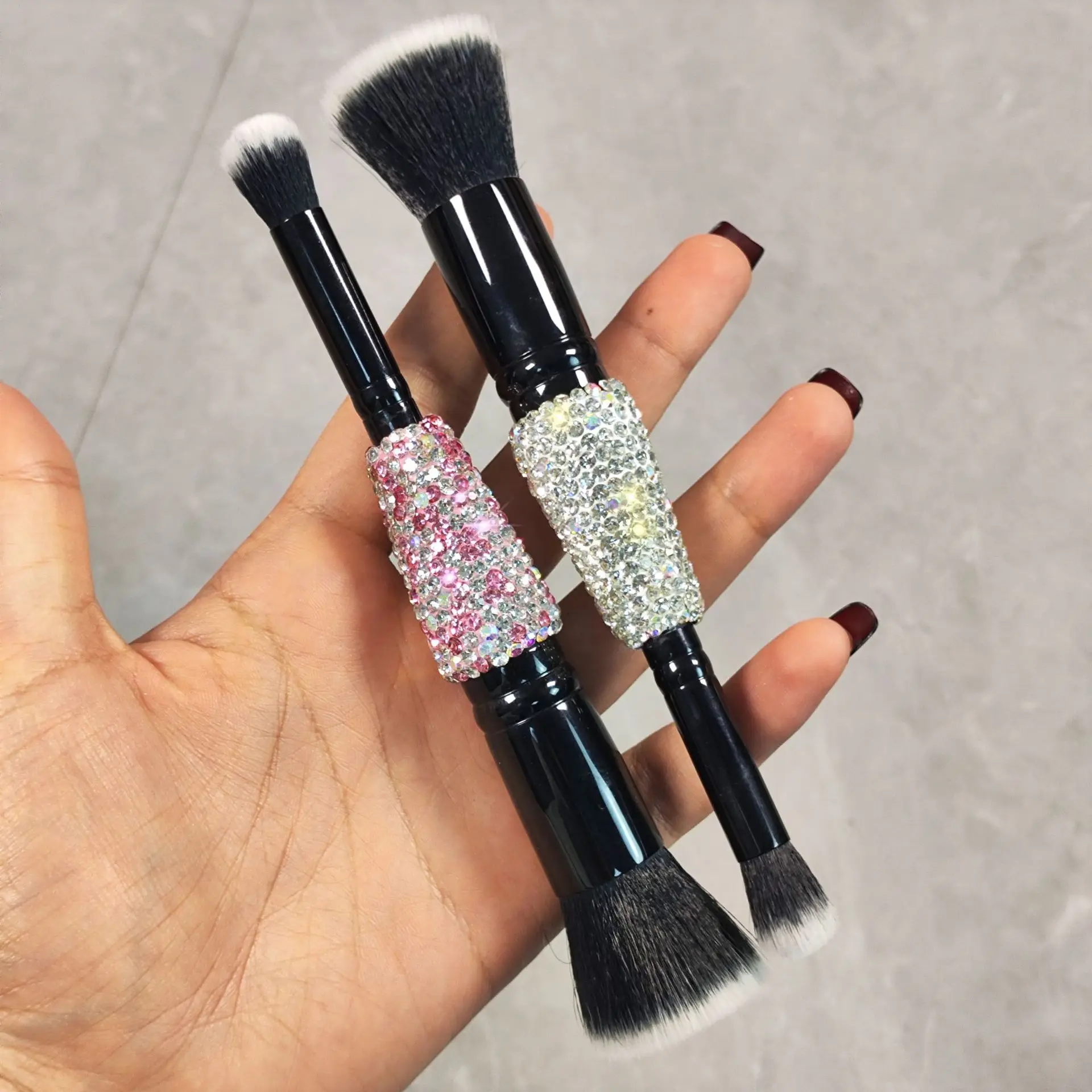 

Makeup brushes Luxury Double Ended Foundation Bling Rhinestone Makeup Brush For Shadow Highlight Eyebrow Beauty Brush