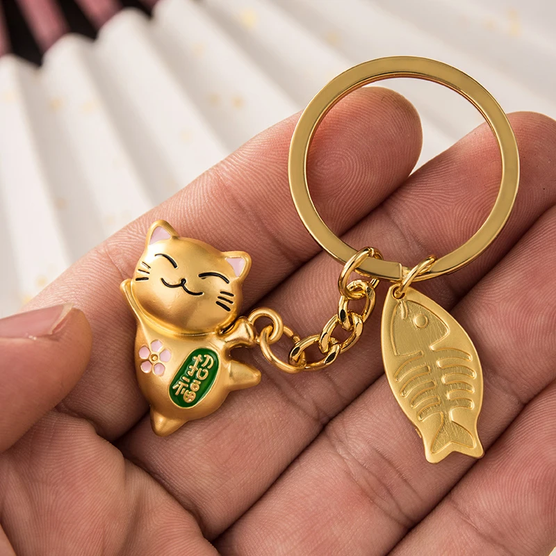 Lovely Japan Lucky Cat Keychain Kawaii Trinkets Alloy Accessory Car Bag Pendant Key Chain Pray Golden Keyfob Couple Gift