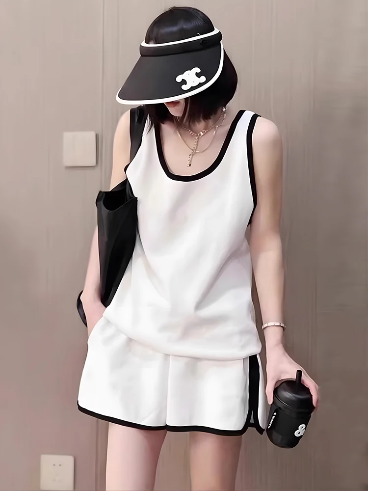 

Повседневный спортивный костюм для женщин: летний комплект 2025 года, новая модная облегающая майка для бега и шорты, комплект из двух предметов, хлопковый материал