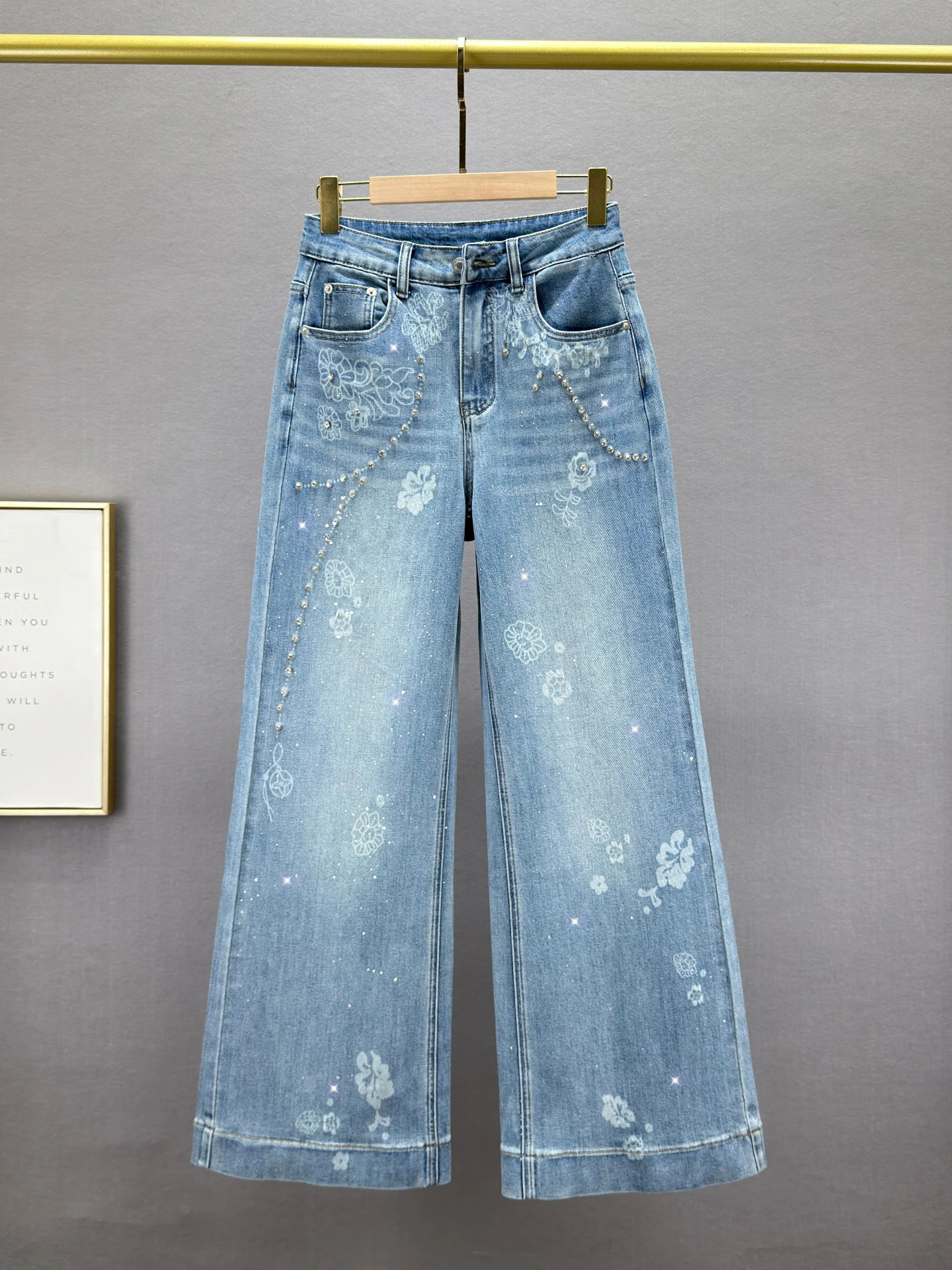 

Retro Diamond Embellied Loose Fit Wide Leg Jeans High Waist Slimming Effect Spring 2026 Women's Premium Denim Pants
