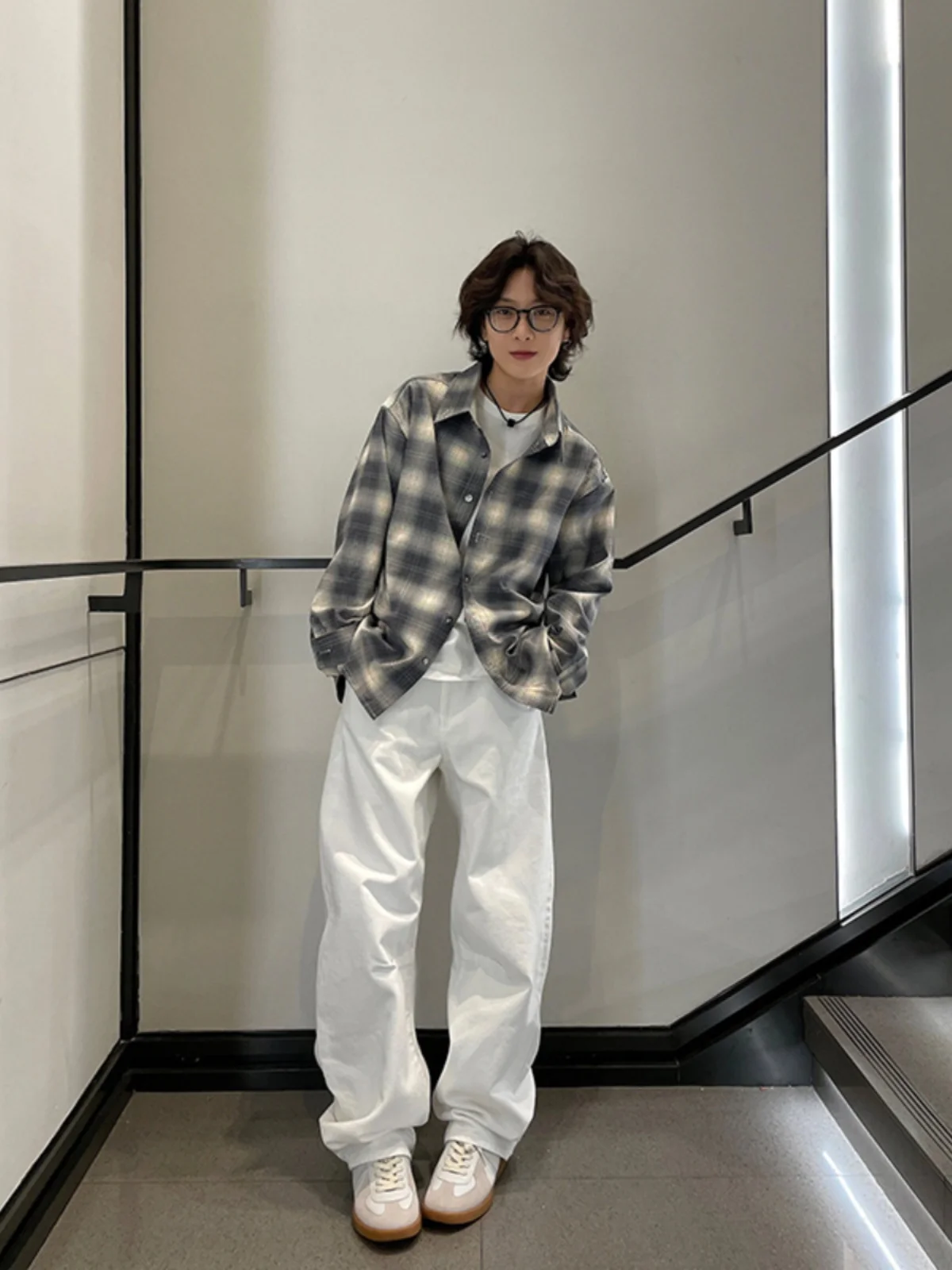 

Белые прямые джинсы для мужчин в американском стиле High Street, эластичные широкие брюки, джинсы с микро-клешем в японском стиле