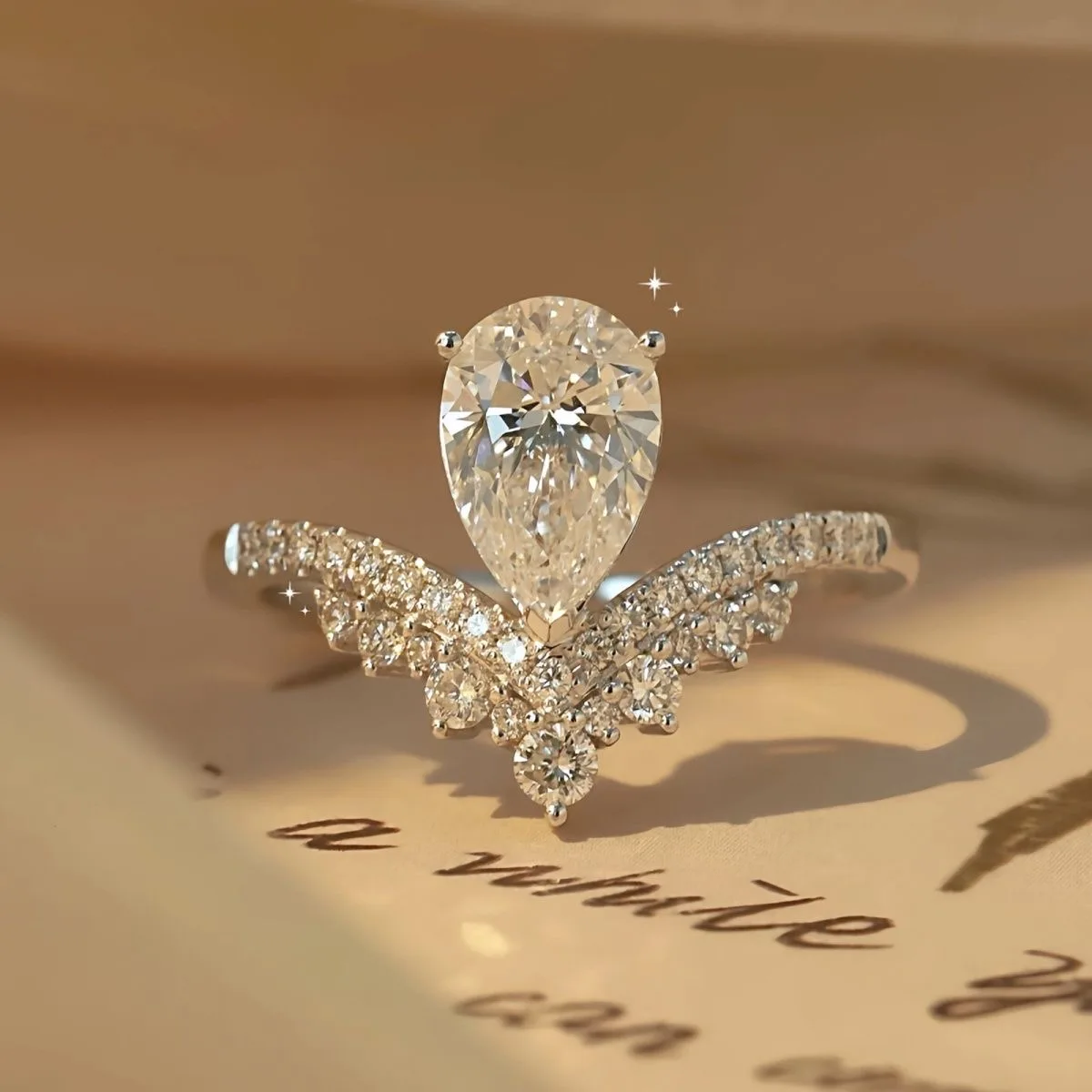 Luxury Princess Waterdrop 15 Carat V-Shape Moissanite Simulation Court Ring New Proposal Wedding Live Props Fashion Jewelry