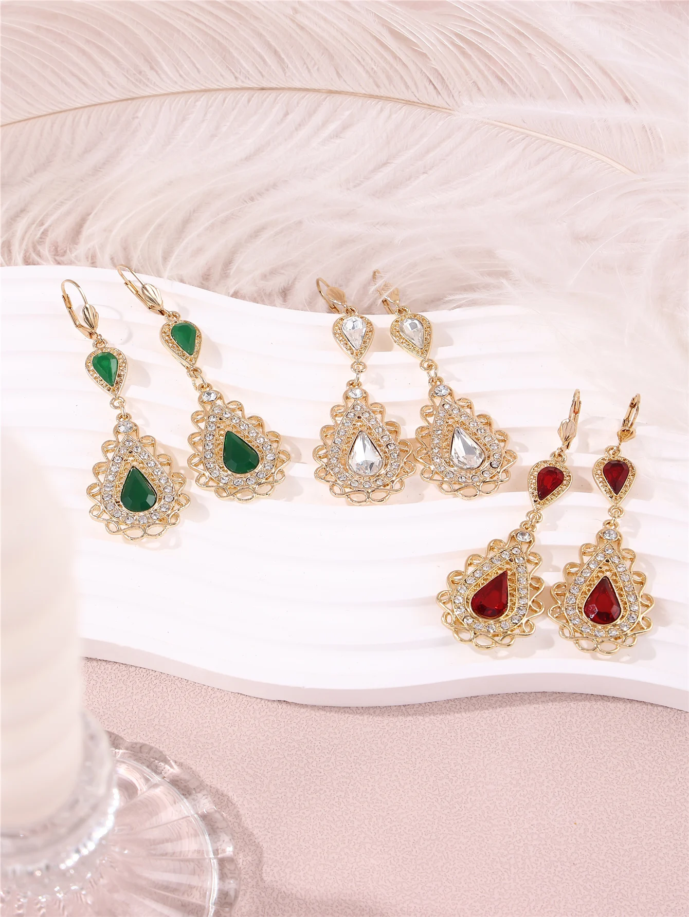 Vintage Crystal Teardrop Dangle Earrings Gold Tone Hollow Rhinestone Drop Earrings Moroccan Dubai Bridal Wedding Party Jewelry