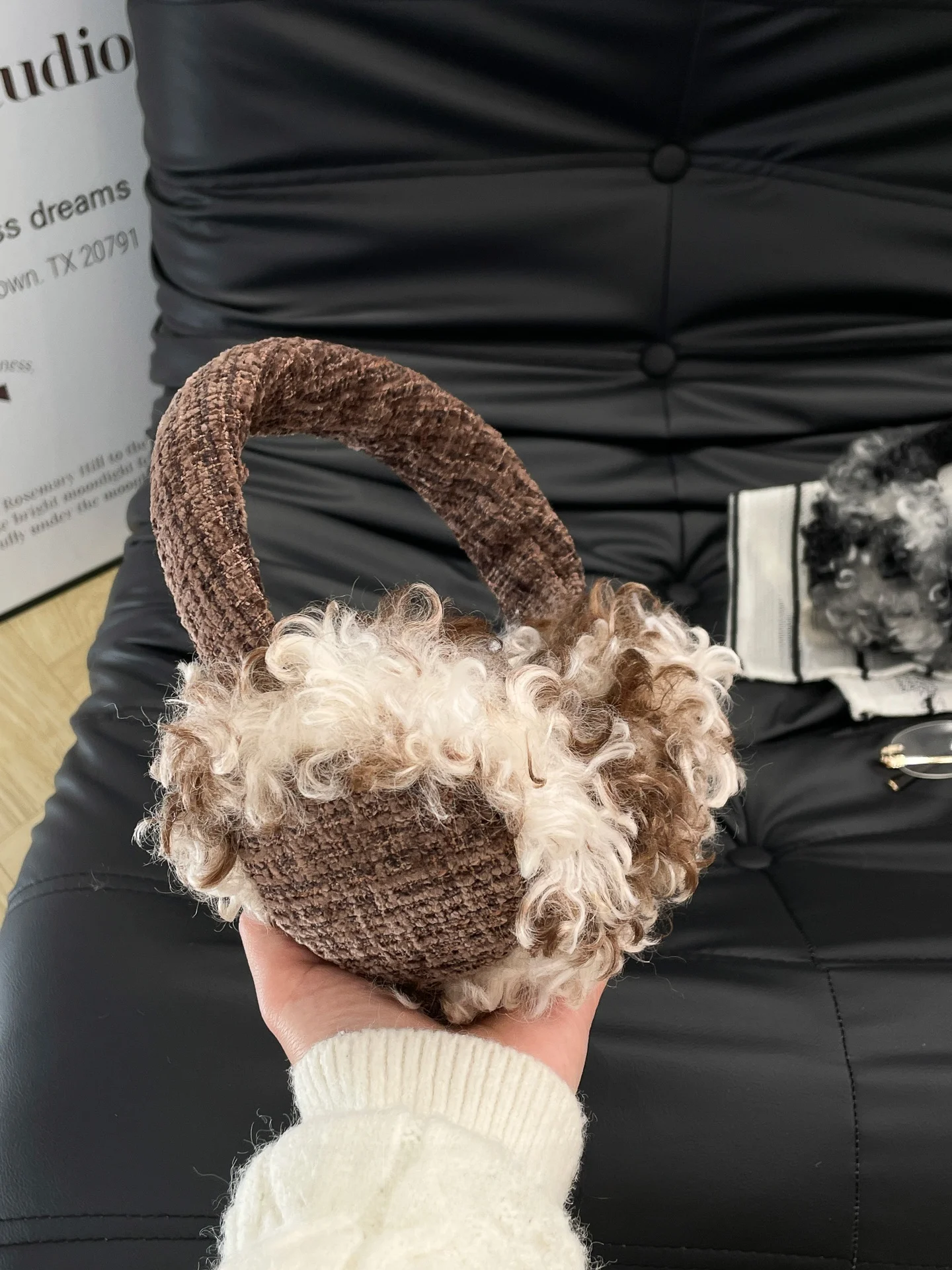 cache-oreilles-en-fourrure-d'agneau-epaisse-modele-pour-femmes-ideal-pour-l'hiver-tendance-polyvalent-offre-une-protection-chaude-contre-le-froid-pliable-accessoire-elegant