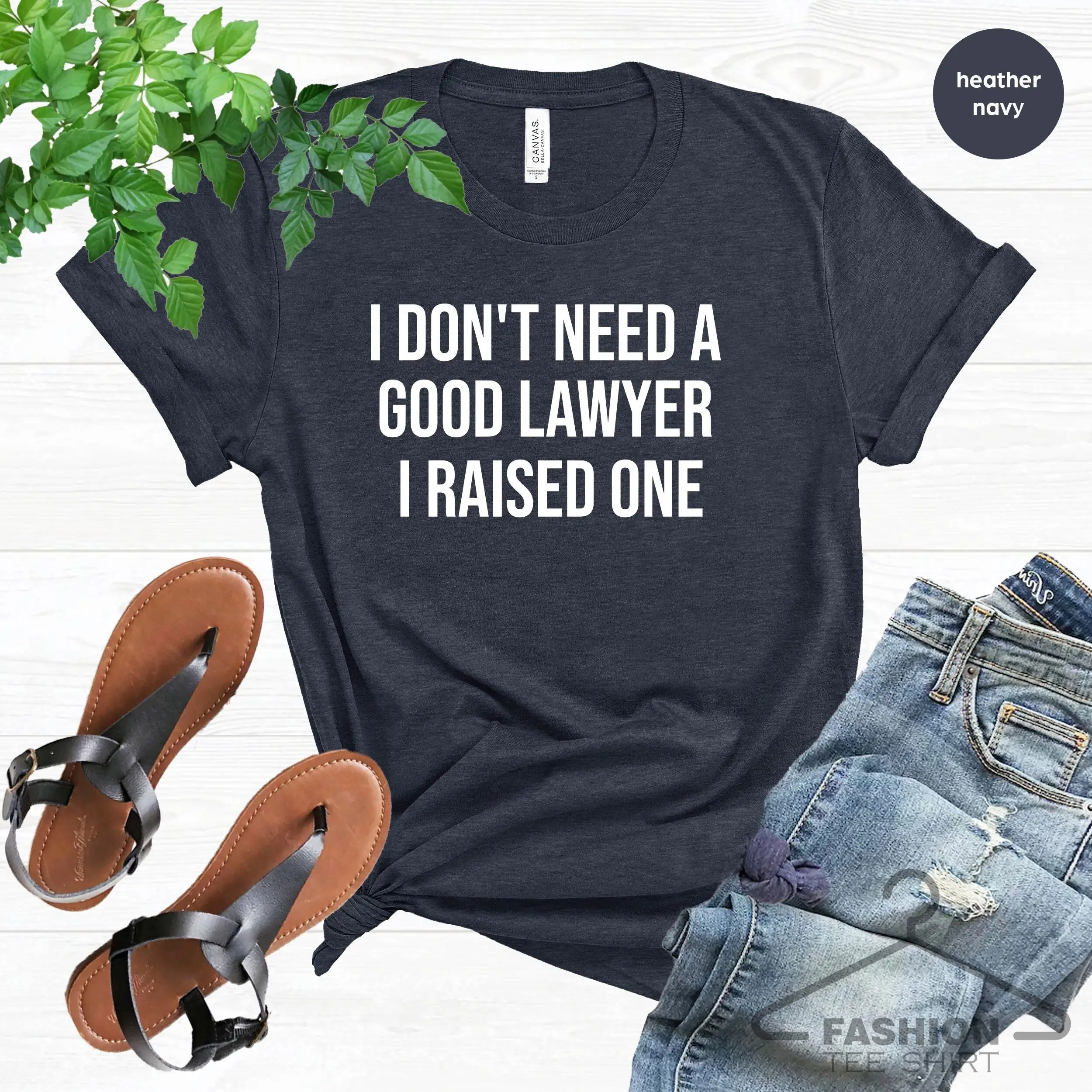 

Футболка «Я не нужна хороший юрист» для учеников начальной школы справа