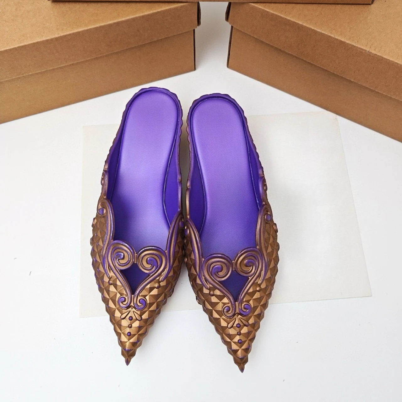 Scarpe da Donna con Tacco Bass - Court Heel Pointed recensione e prezzo