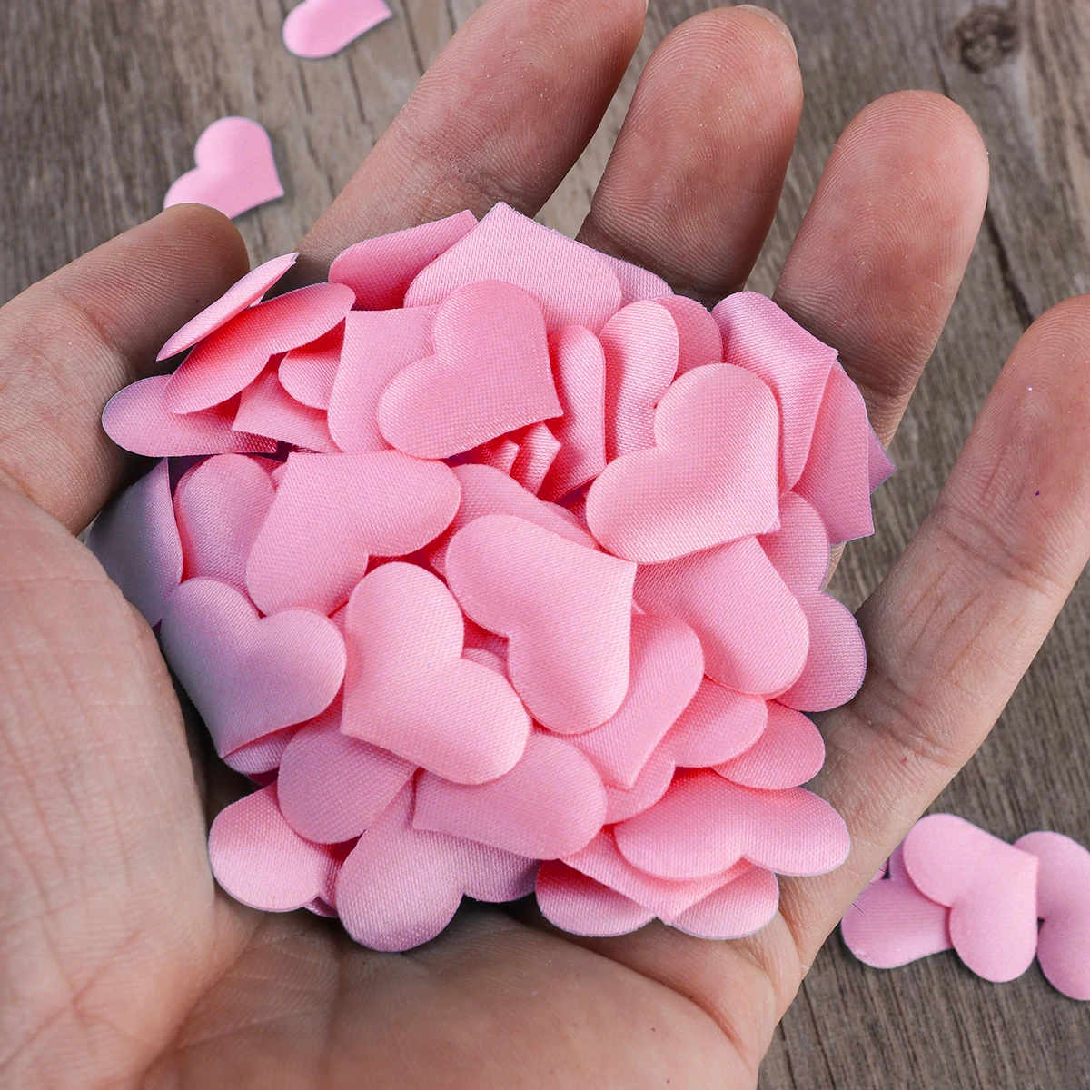 

100 Pcs Heart-shaped Paper Confetti Party Tissue Wedding Decorations for Tables Sponge