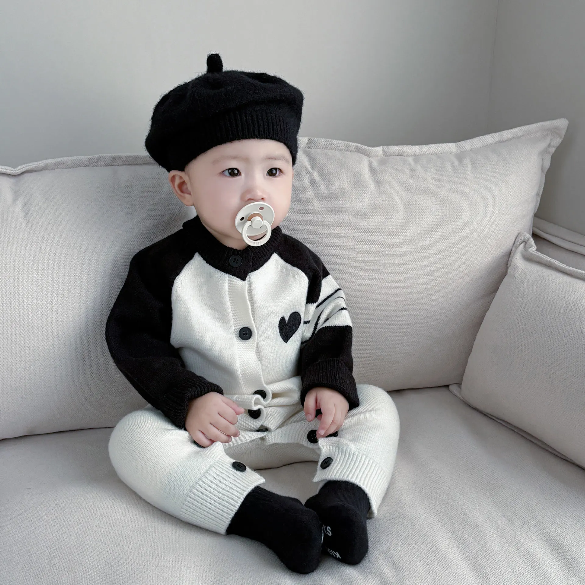 جديد ربيع الخريف الاطفال أسود أبيض رمادي المرقعة اللون محبوك البلوزات طويلة الأكمام الطفل السروال القصير الوليد بنين بنات 1-3 سنوات