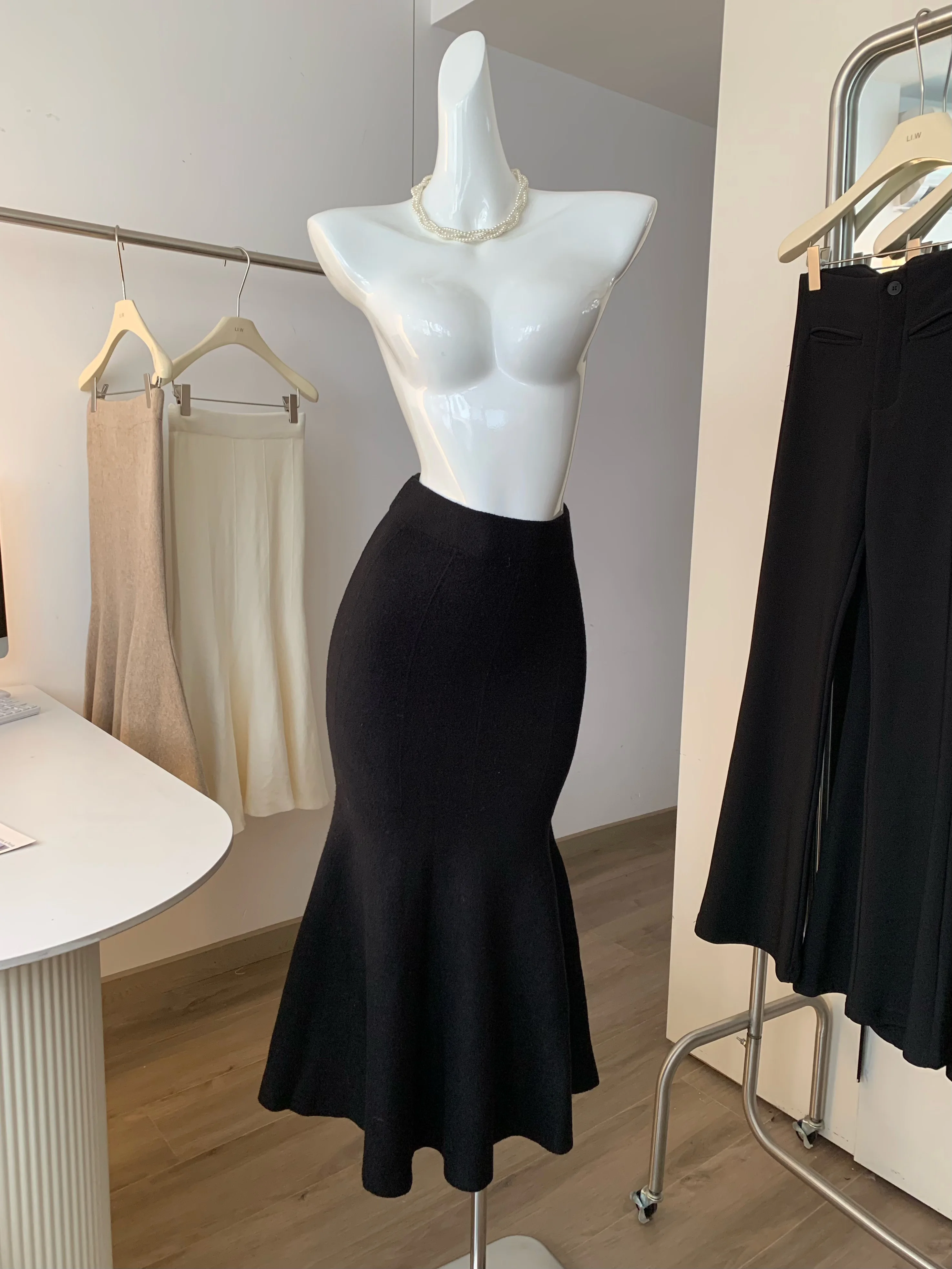 여성용 가을 겨울 시크 하이웨이스트 슬림 머메이드 스커트 여성 단색 우아한 피쉬테일 니트 롱 스커트