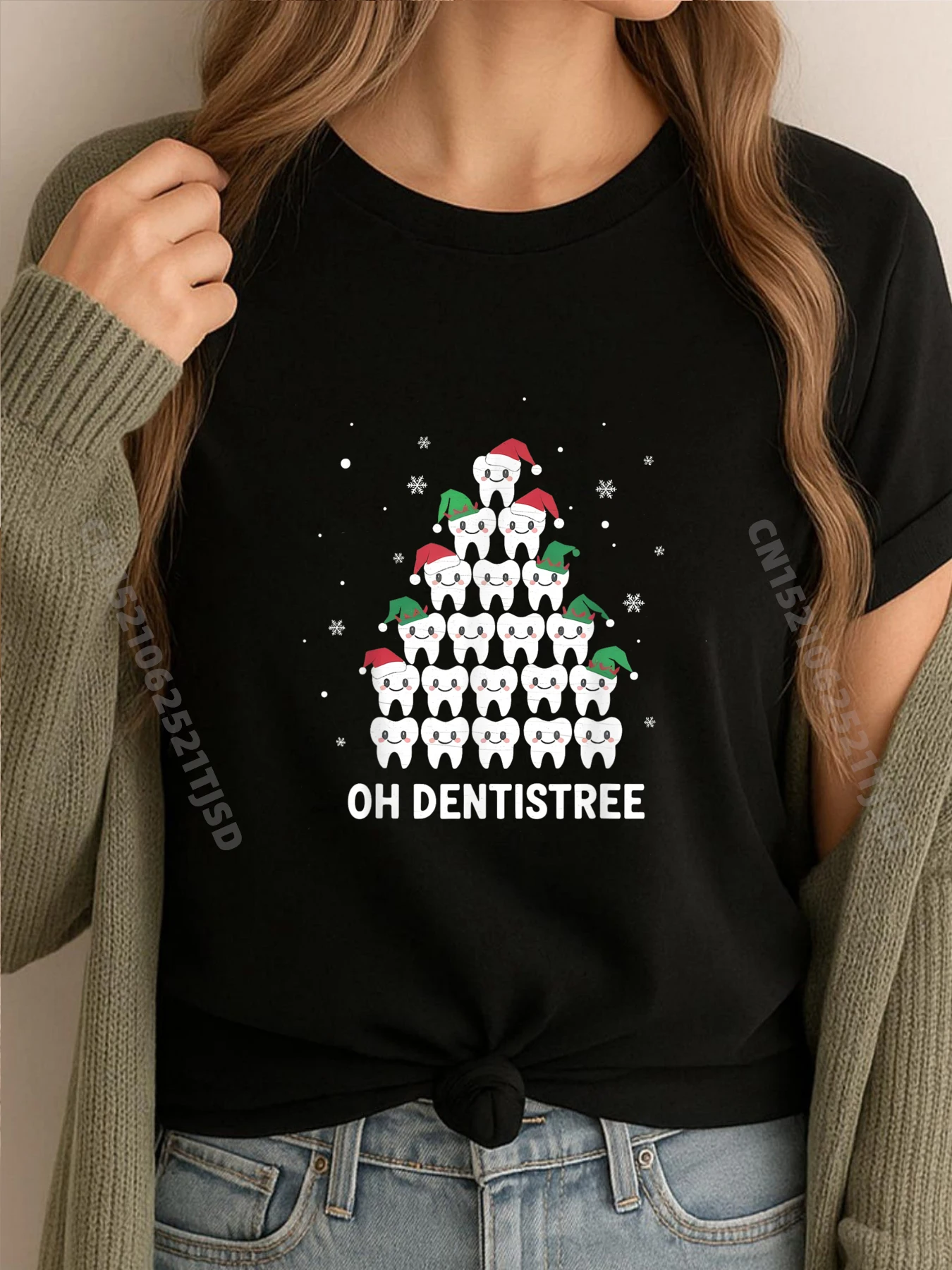 

Стоматологическая елка, забавные стоматологические рождественские зубы, милые рождественские футболки с рисунком стоматолога, 100% хлопок, Новый год 2025