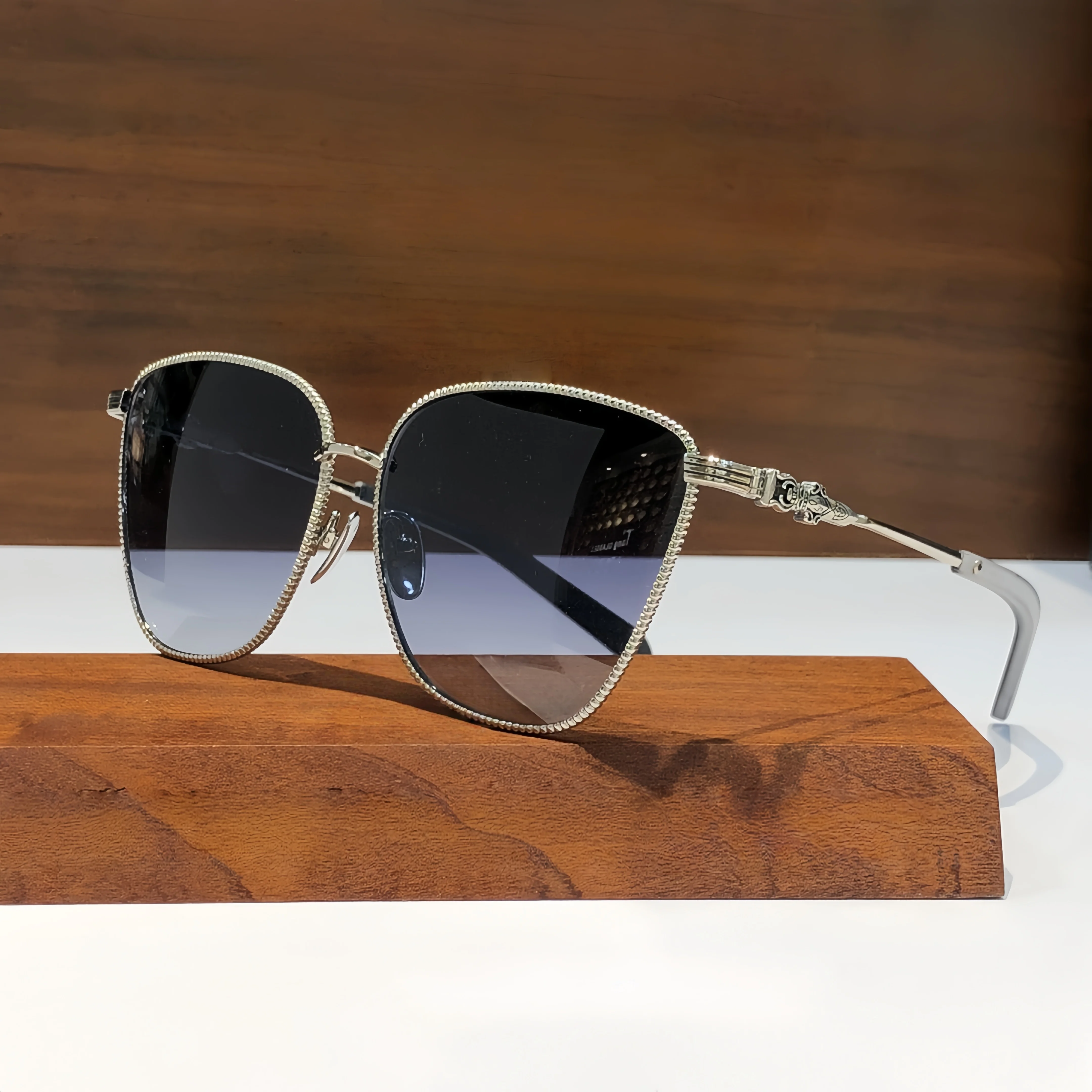 

Ретро модные люксовые брендовые дизайнерские солнцезащитные очки в титановой оправе, уличные украшения для путешествий, крутые солнцезащитные очки «кошачий глаз», солнцезащитные очки UV400