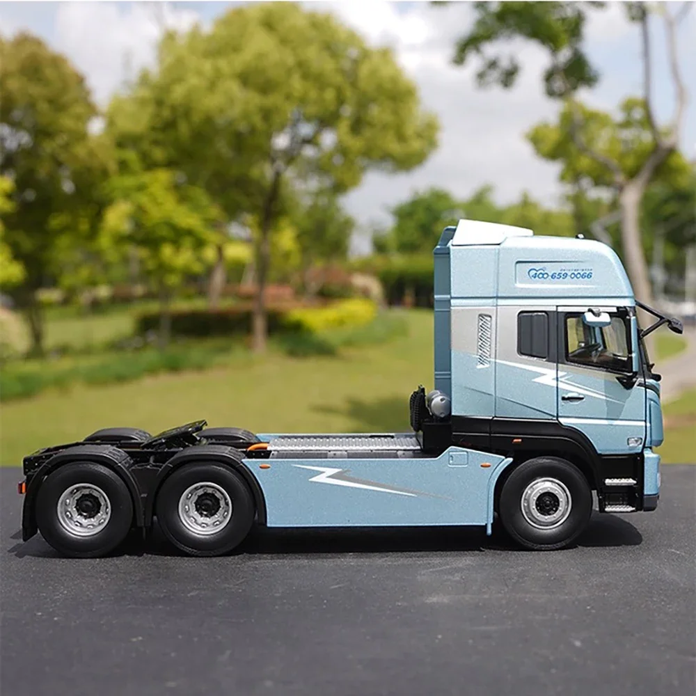 Die-cast 1:24 Scale Yutong Heavy Truck Pure Electric Tractor Alloy Car Model Static Collection Children Hobby Toys Gift Display