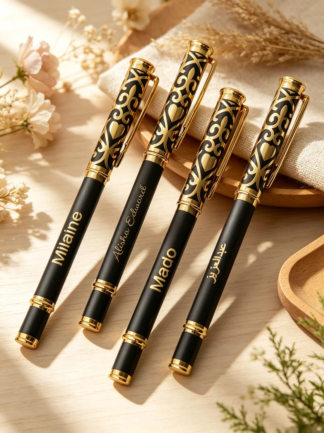 Luxury Gold And Black Customizable Rollerball Pen Set Elegant Business Writing Pen with Replacement Ink Professional Office Supp