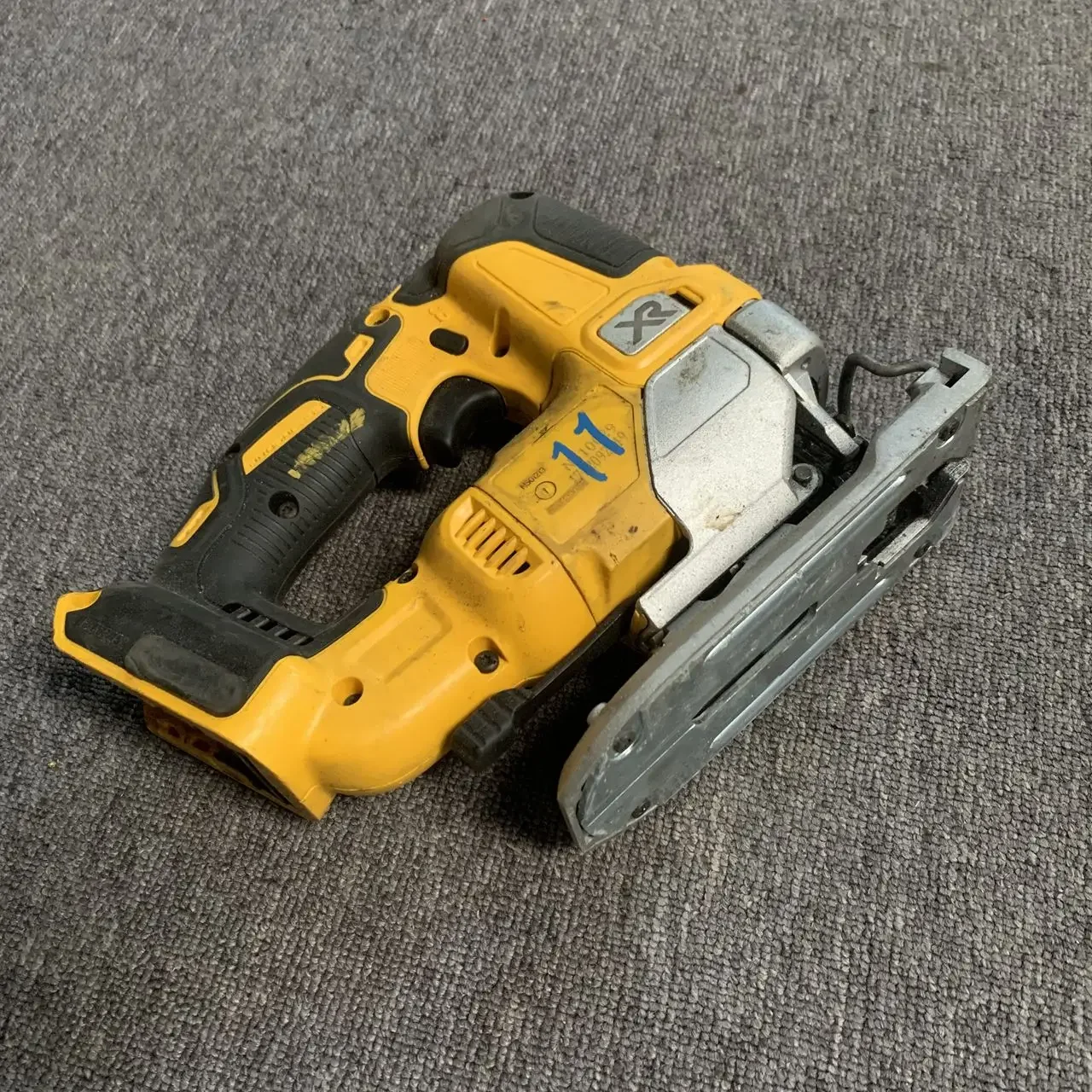 DEWALT DCS334N 18V XR BRUSHLESS JIGSAW BODY ONLY second-hand