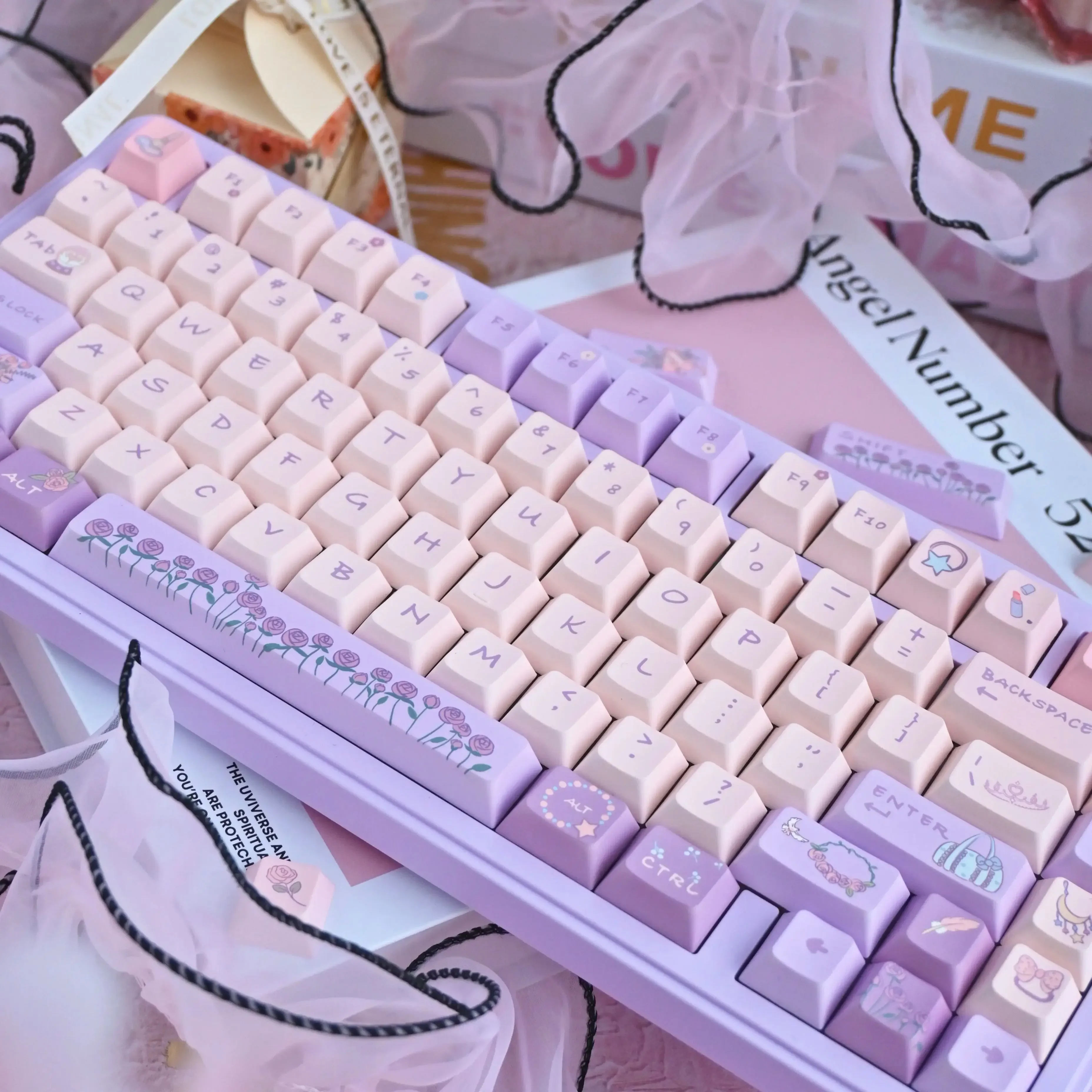 Imagem -02 - Cute Cherry Profile Keycaps For Girl Pbt Keycaps Side Dye-sub para mx Gamer Teclado Mecânico 130 Chaves Chaves