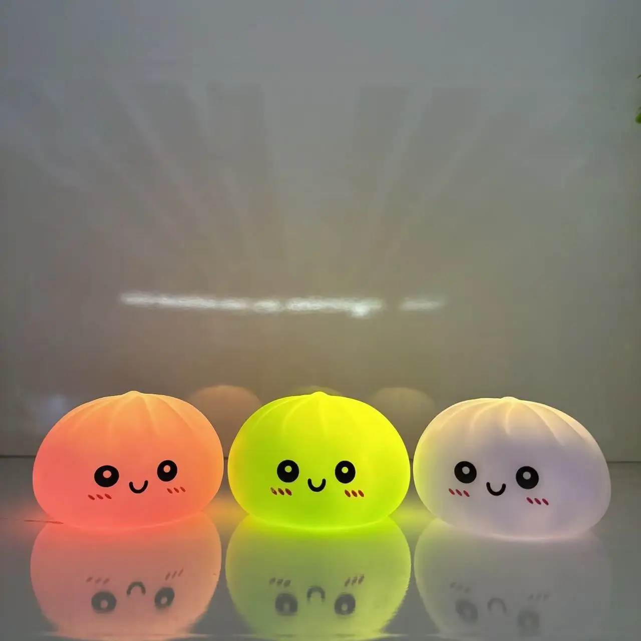 Juguete LED Antiestrés de Bollo Suave y Colorido, Bola Luminosa para Aliviar el Estrés, Simulación de Dumplings, Juguetes Sensoriales para el Hogar, Oficina, Fiesta, Regalo