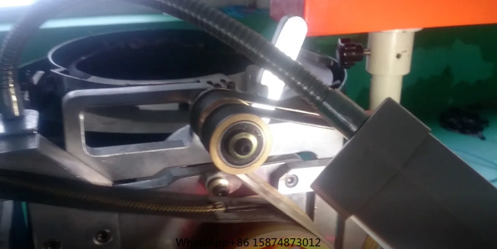 Macchina con cerniera