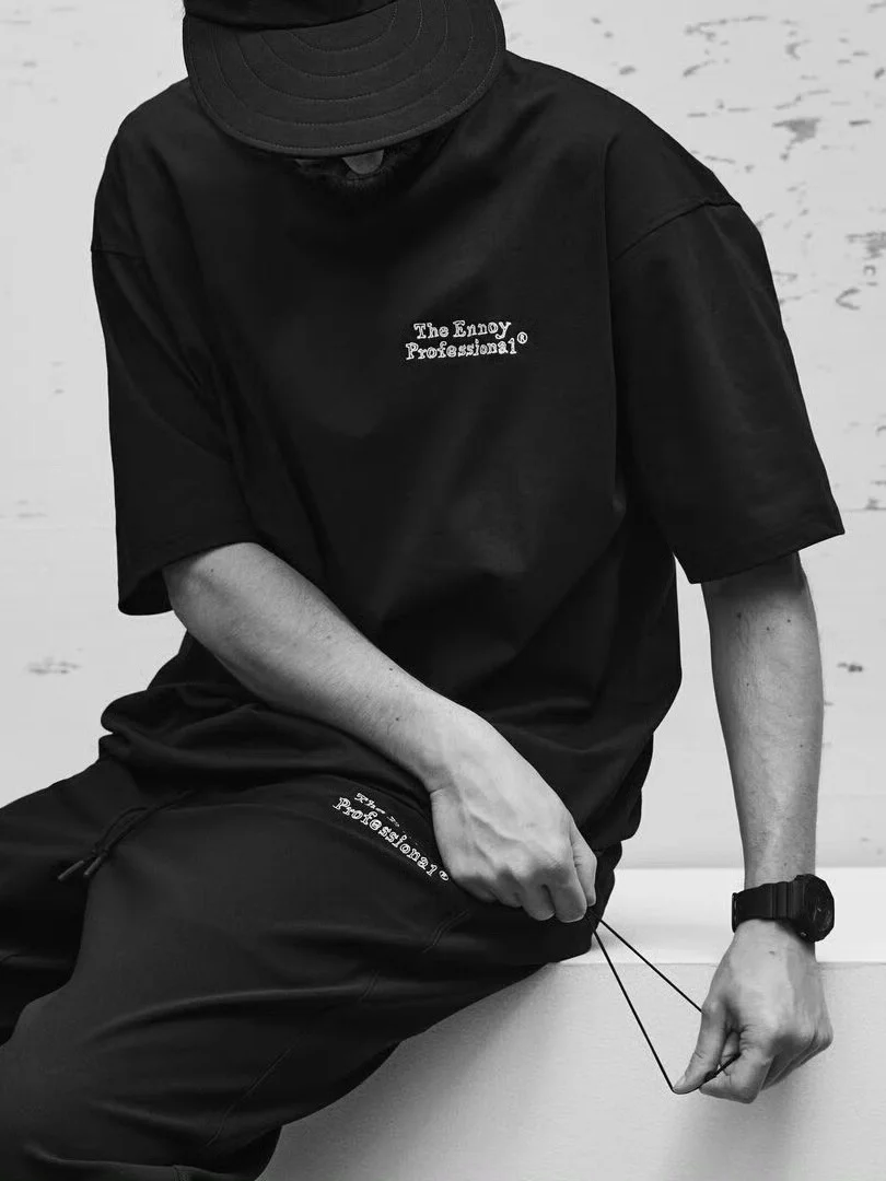 

The Ennoy T-shirt cooperation retro embroidery short-sleeved men's and women's loose round neck pure cotton tokyo