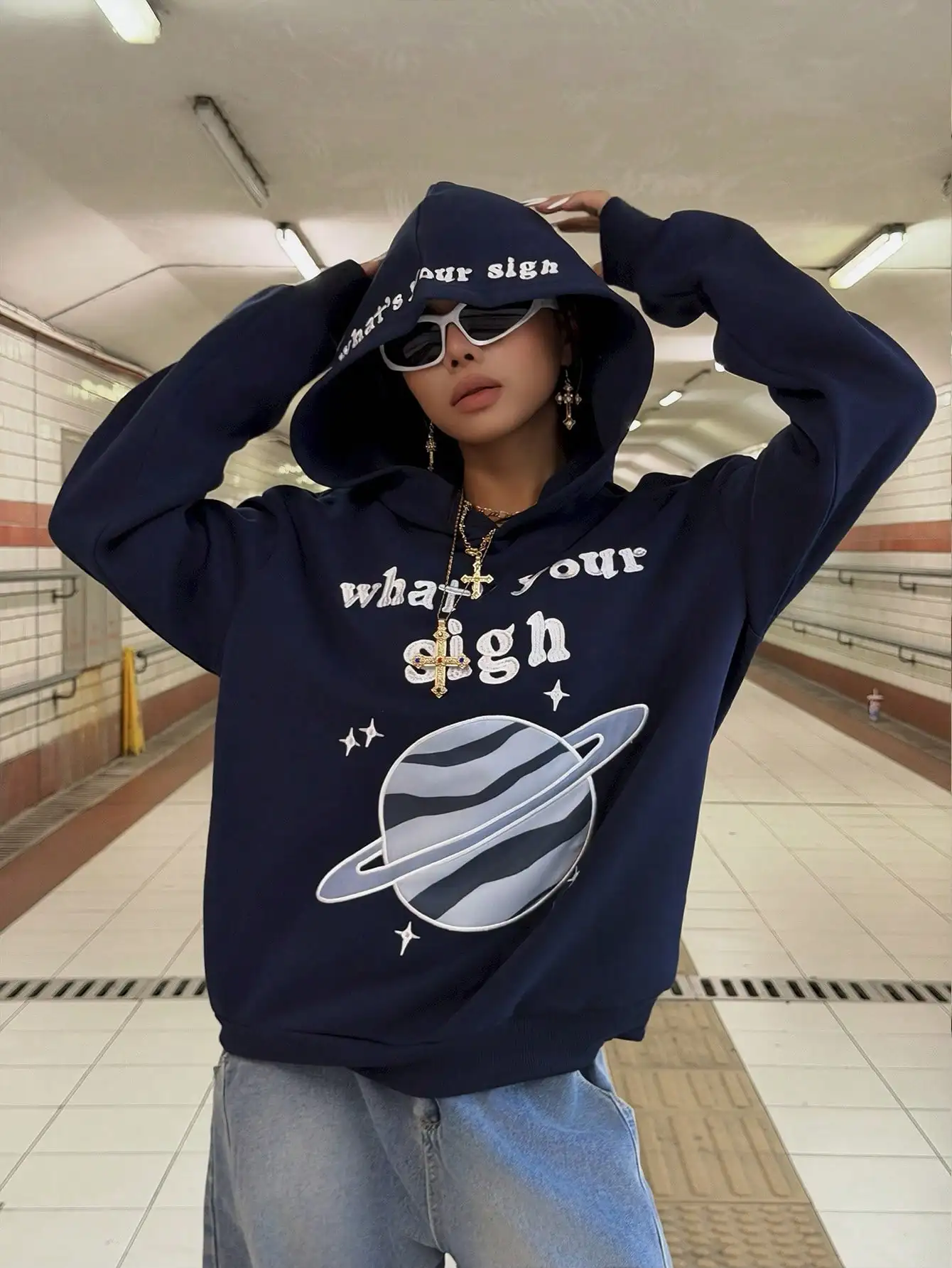 

2025 Autumn / Winter Women's Hoodie, Loose Fit with Stylish Print Long-Sleeved Hoodie, Trendy Apparel，Comfortable and Relaxed.